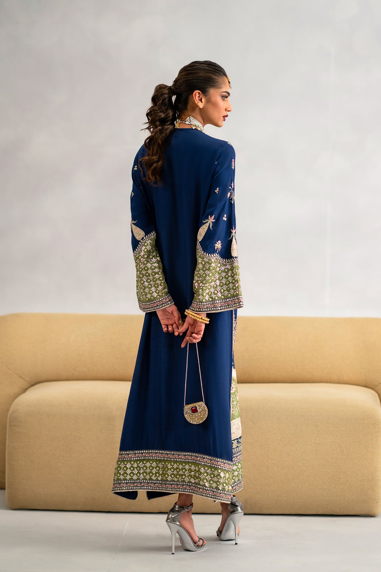 EMBROIDERED KAFTAN (E1083/104/622)