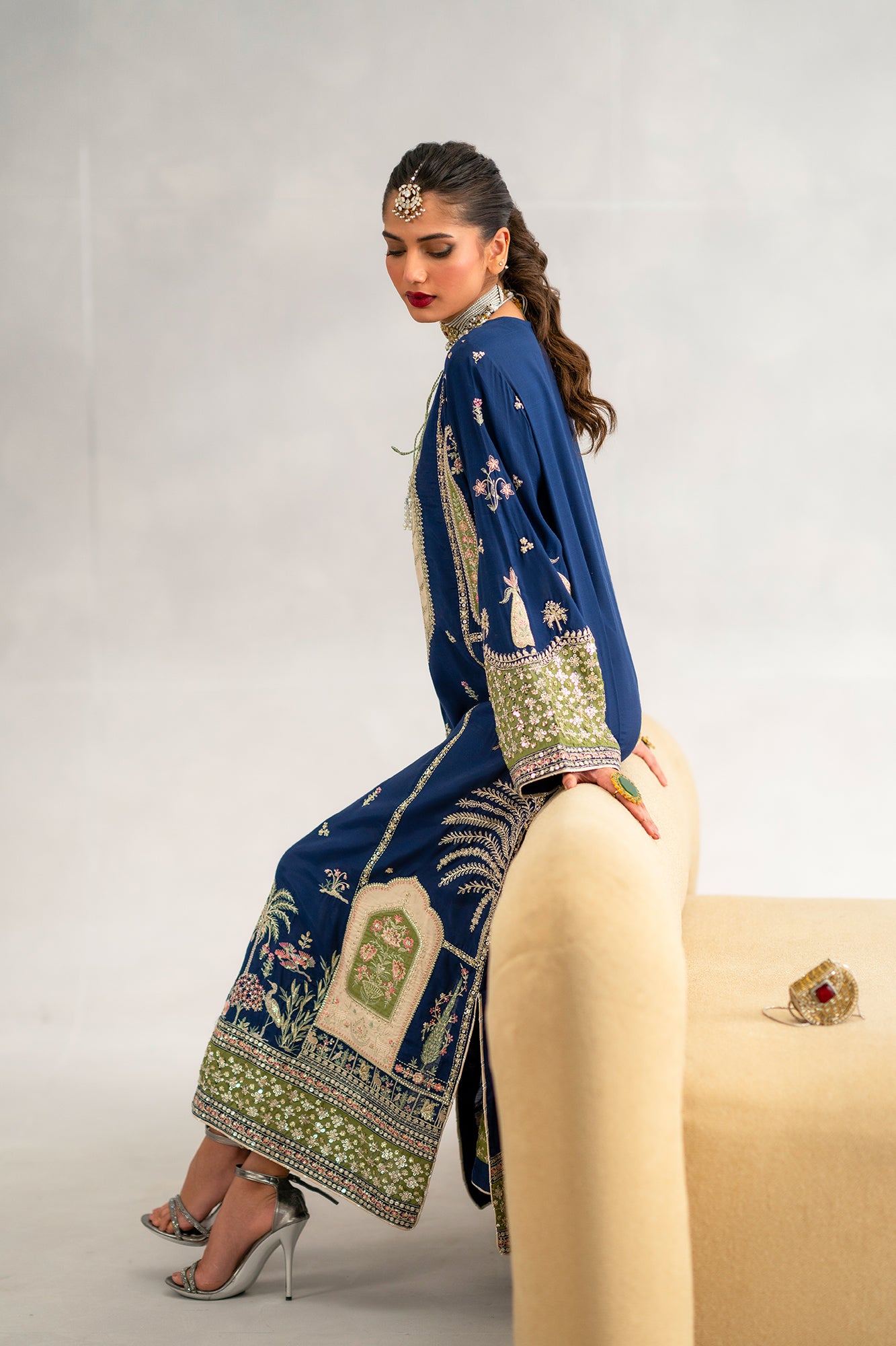 EMBROIDERED KAFTAN (E1083/104/622)