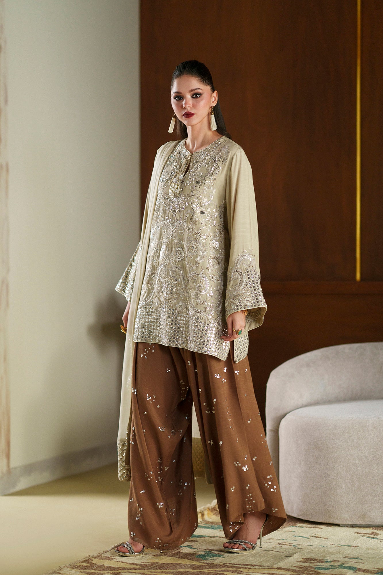 EMBROIDERED SUIT (E1089/104/227)