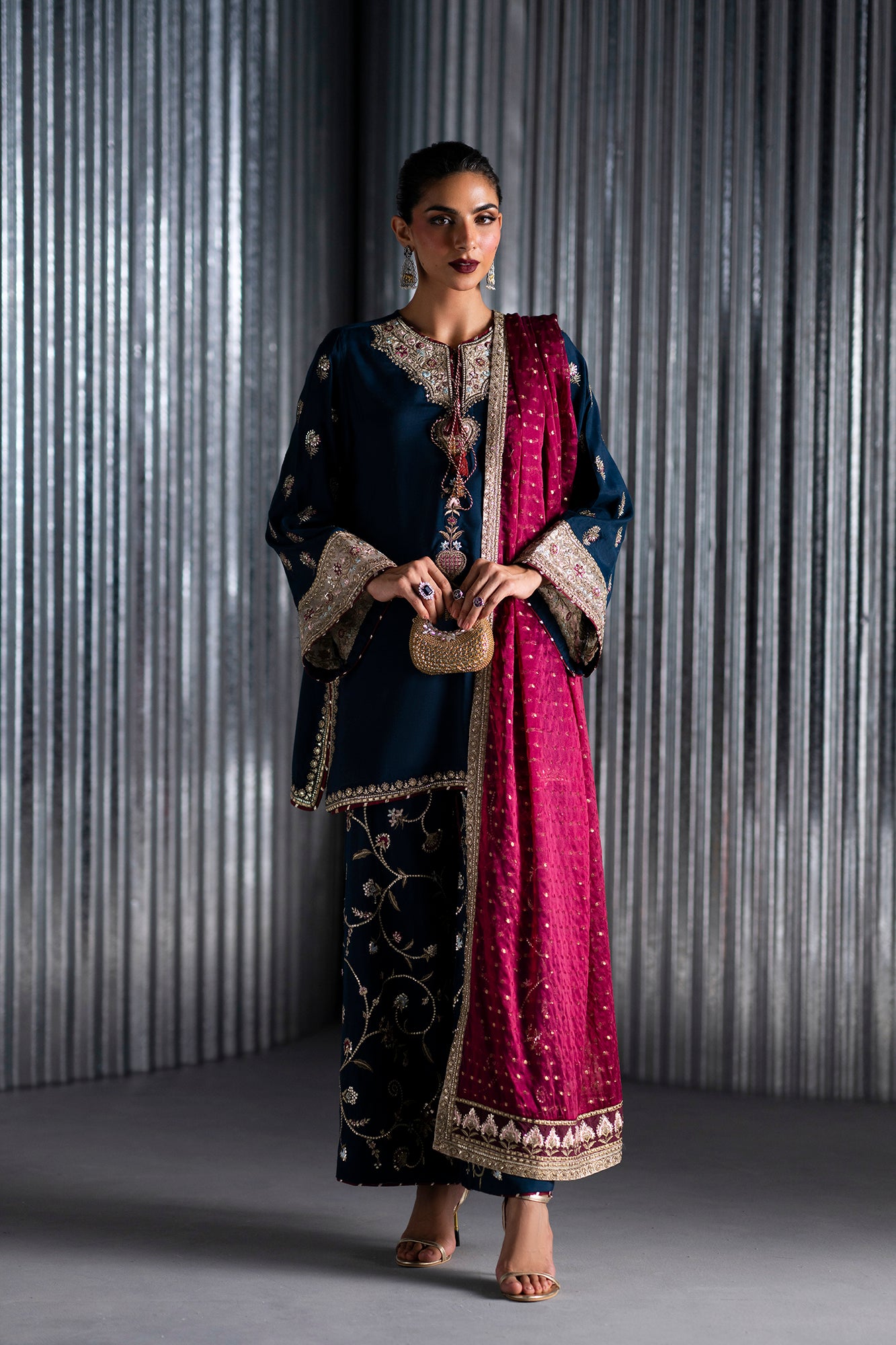 EMBROIDERED SUIT (E1095/104/622)