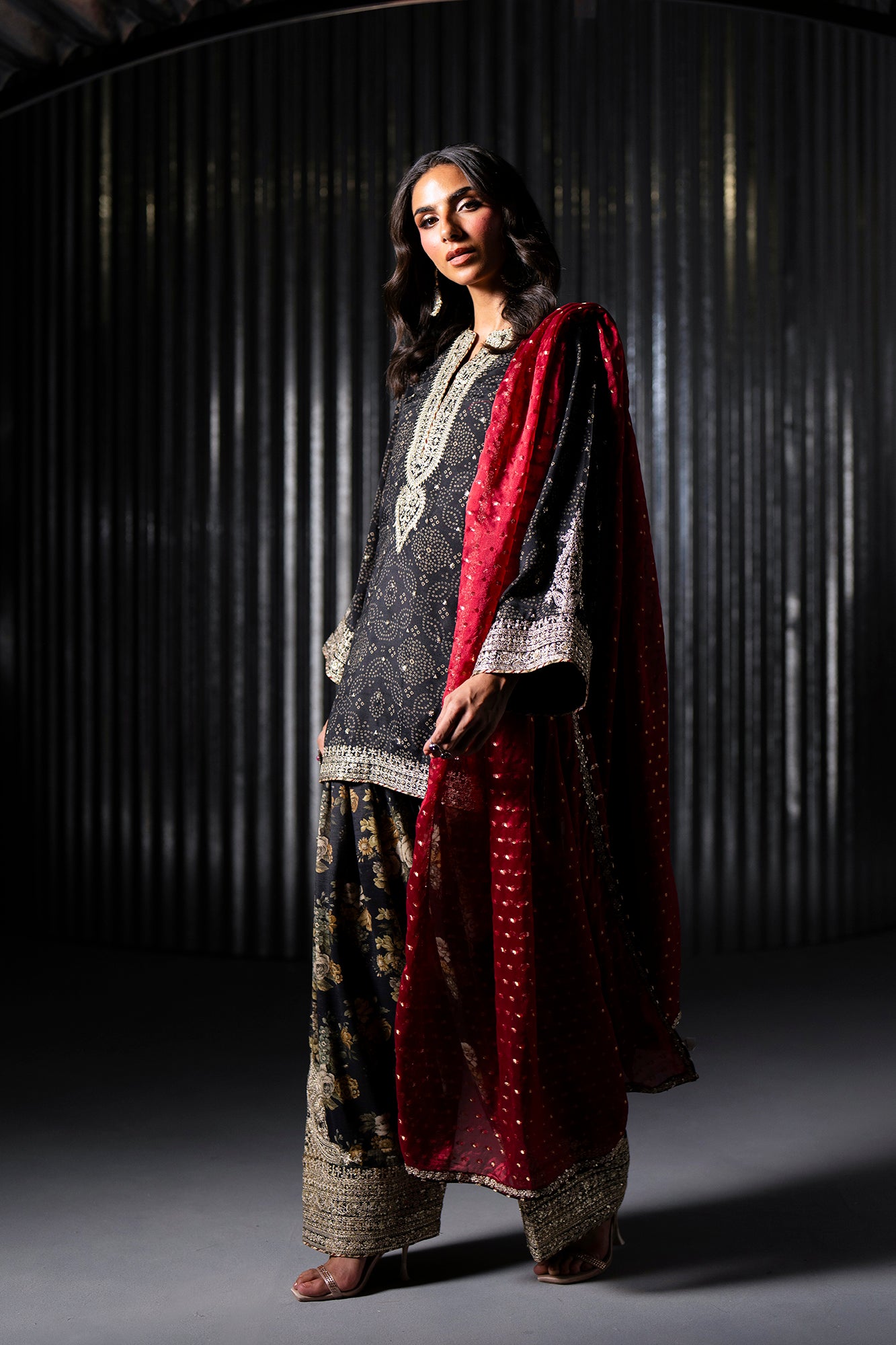EMBROIDERED SUIT (E1101/104/902)