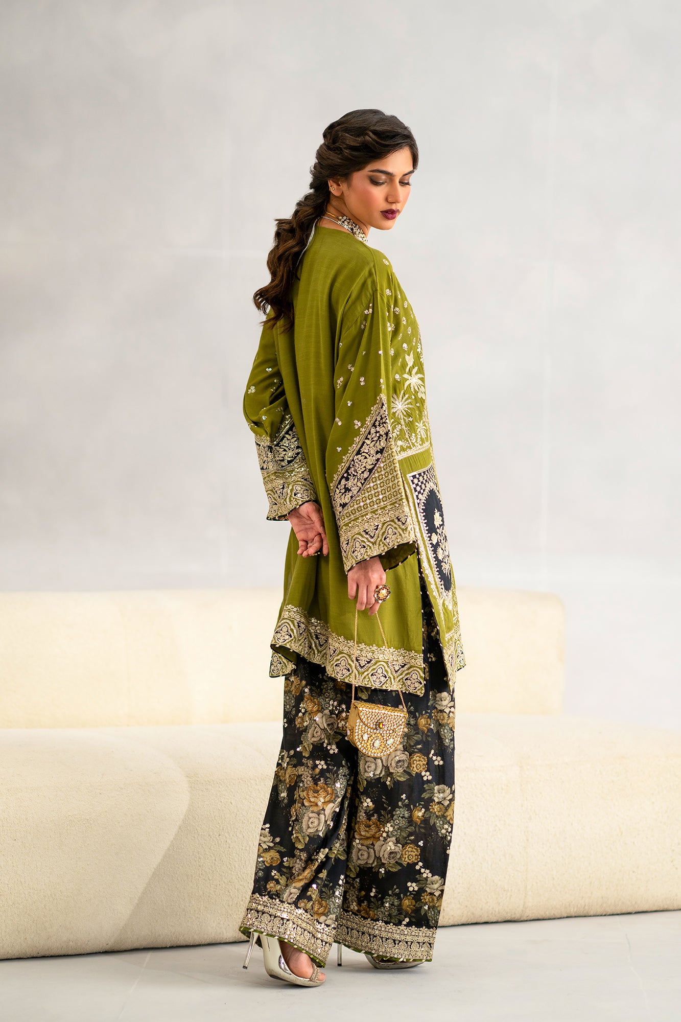 EMBROIDERED SUIT (E1103/104/126)