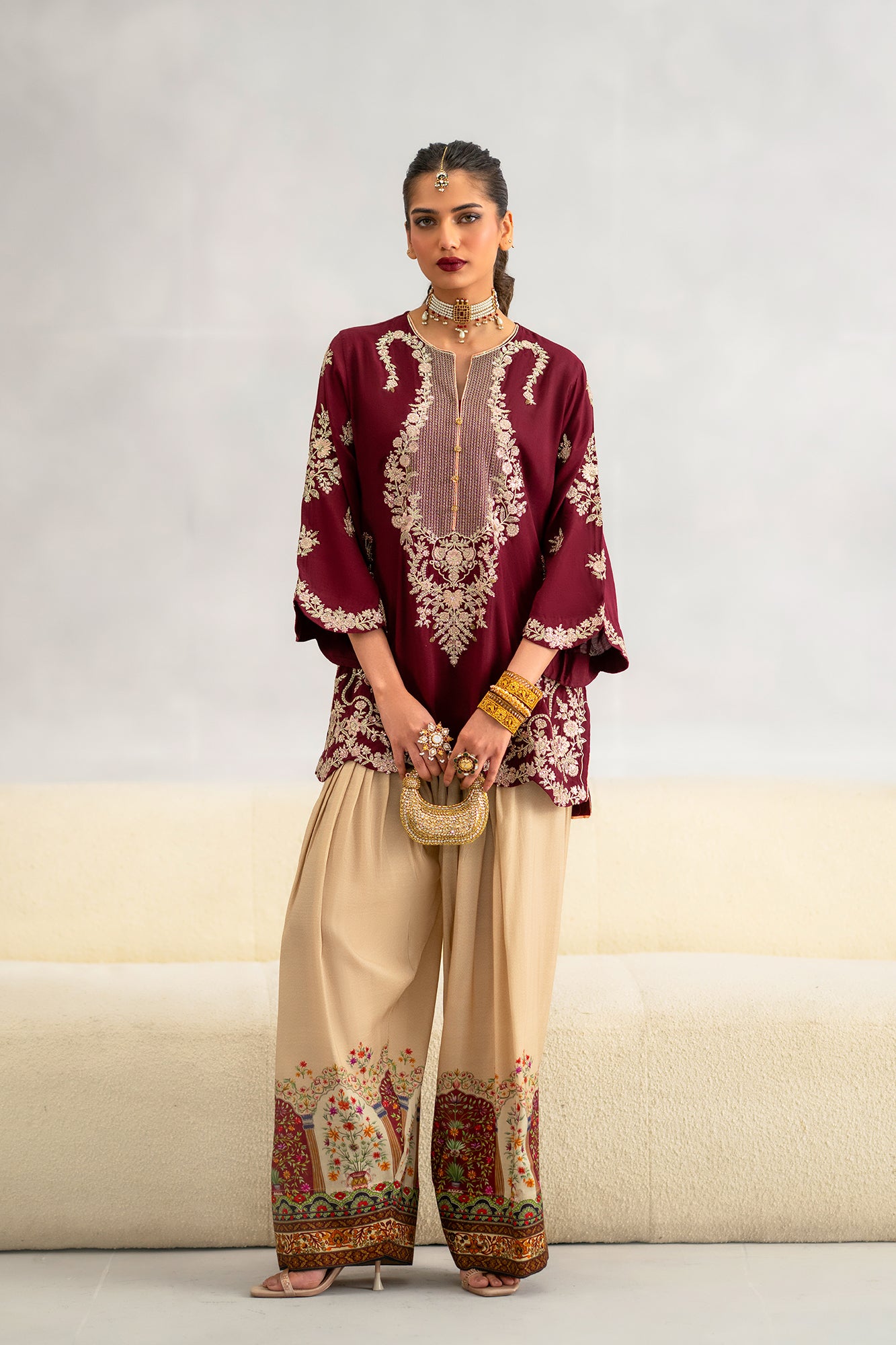 EMBROIDERED SUIT (E1113/104/319)