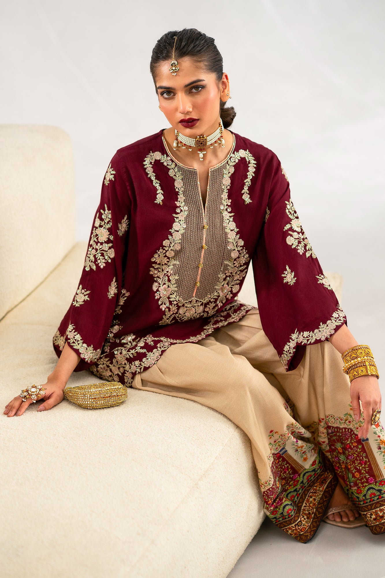 EMBROIDERED SUIT (E1113/104/319)