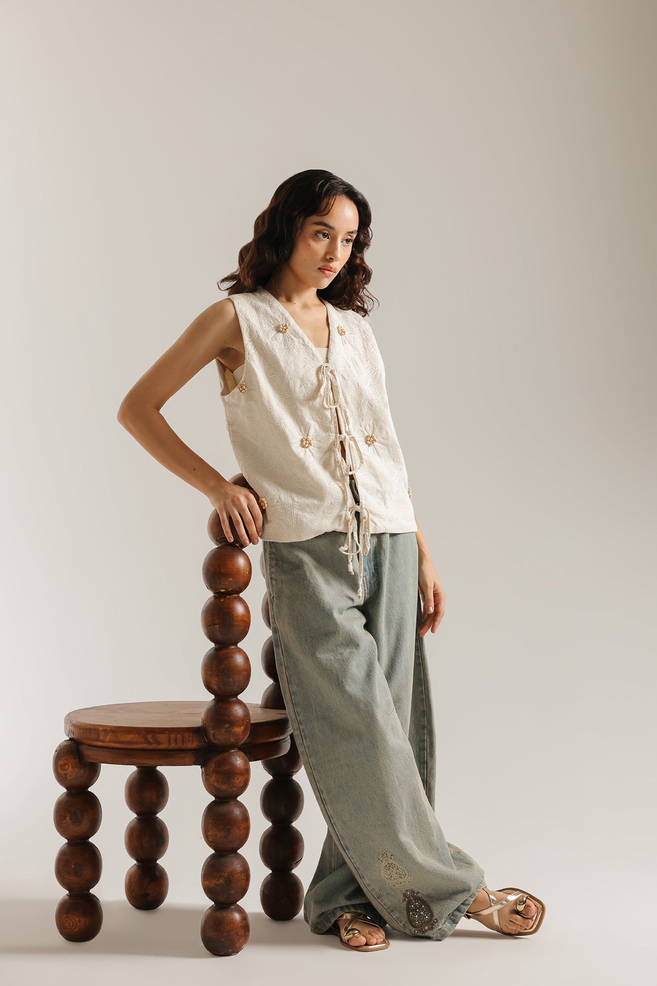 EMBROIDERED WAISTCOAT (E1114/101/002)