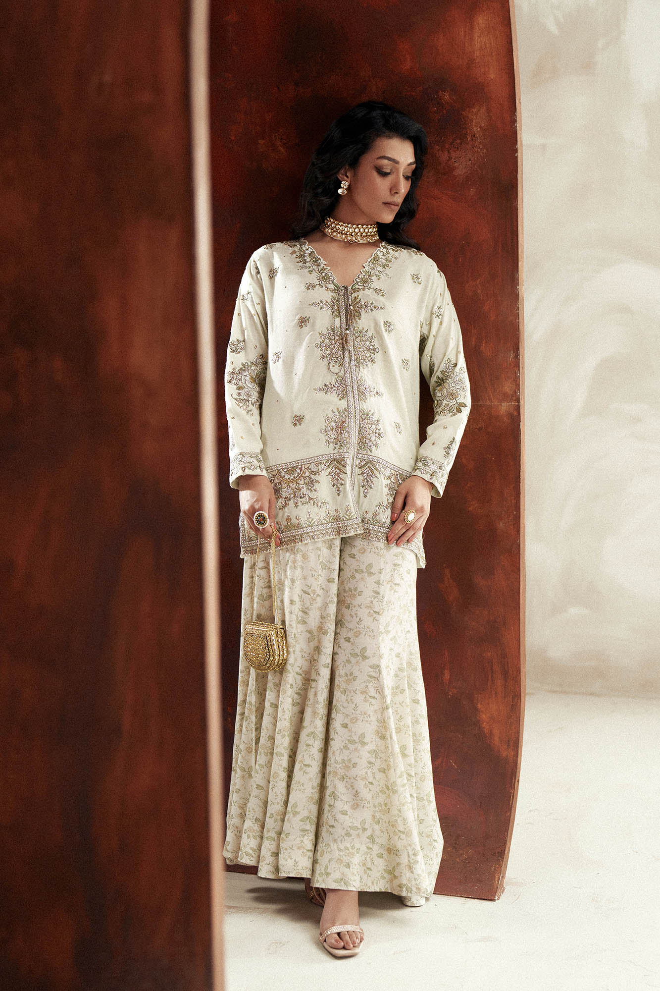 EMBROIDERED SUIT (E1120/104/722)