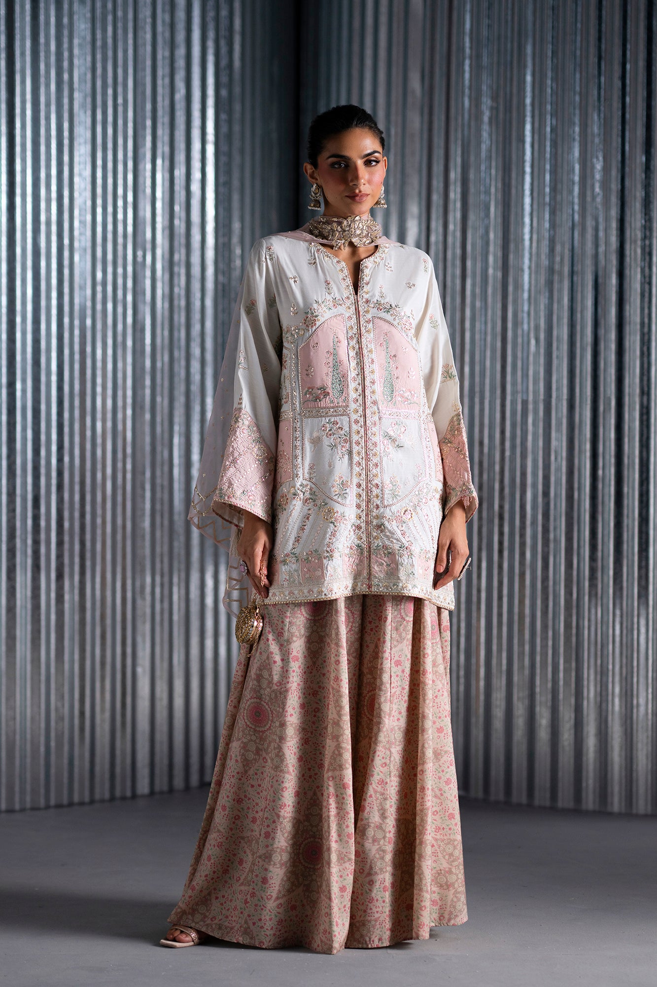 EMBROIDERED SUIT (E1126/104/005)