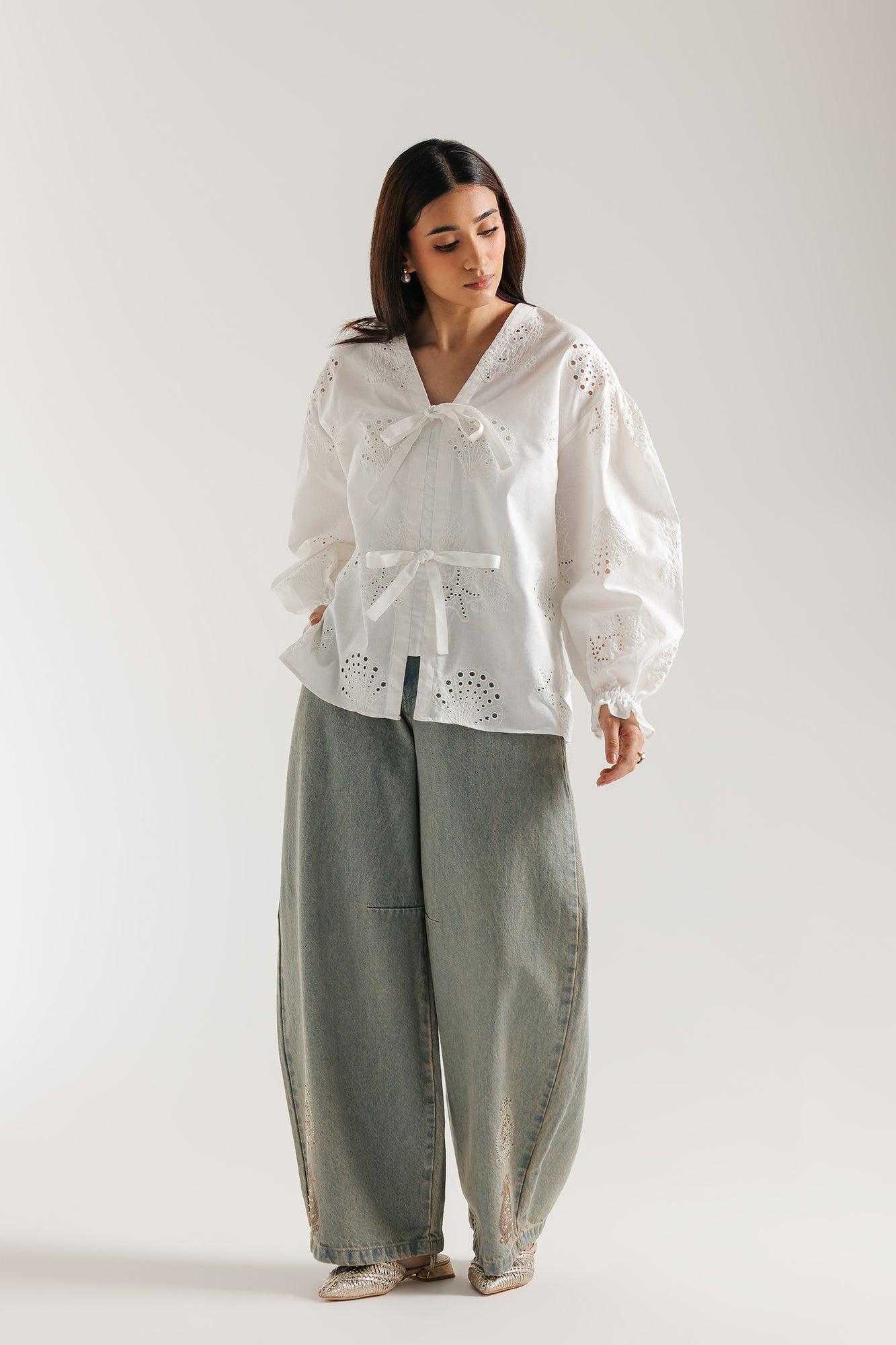 EMBROIDERED TOP (E1135/101/001)
