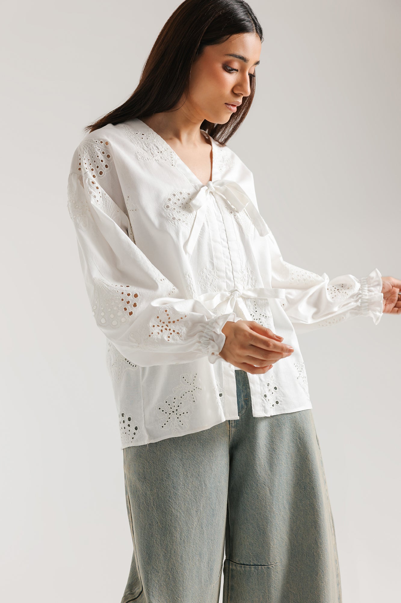 EMBROIDERED TOP (E1135/101/001)