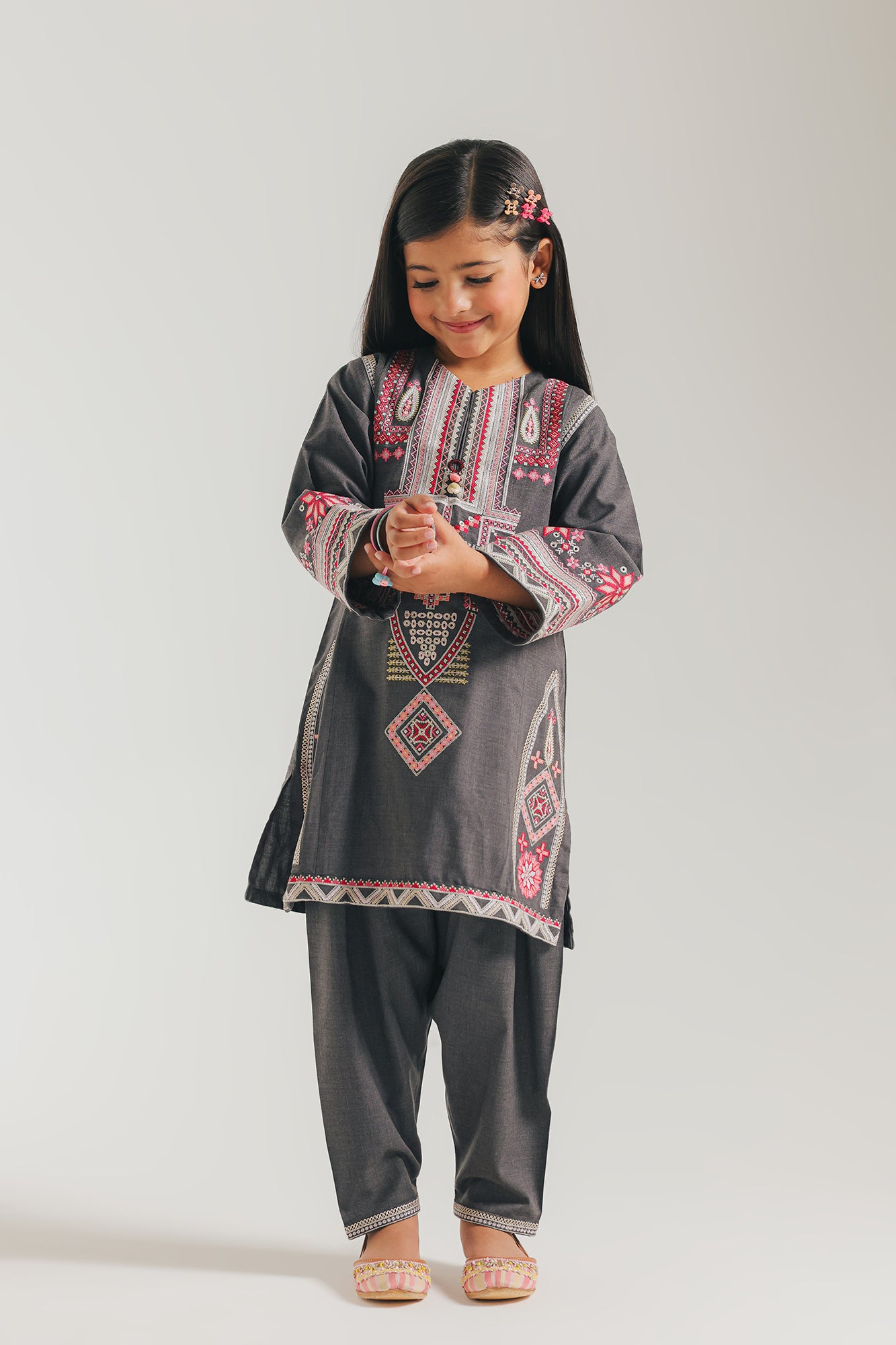 EMBROIDERED SUIT (E1341/402/907)