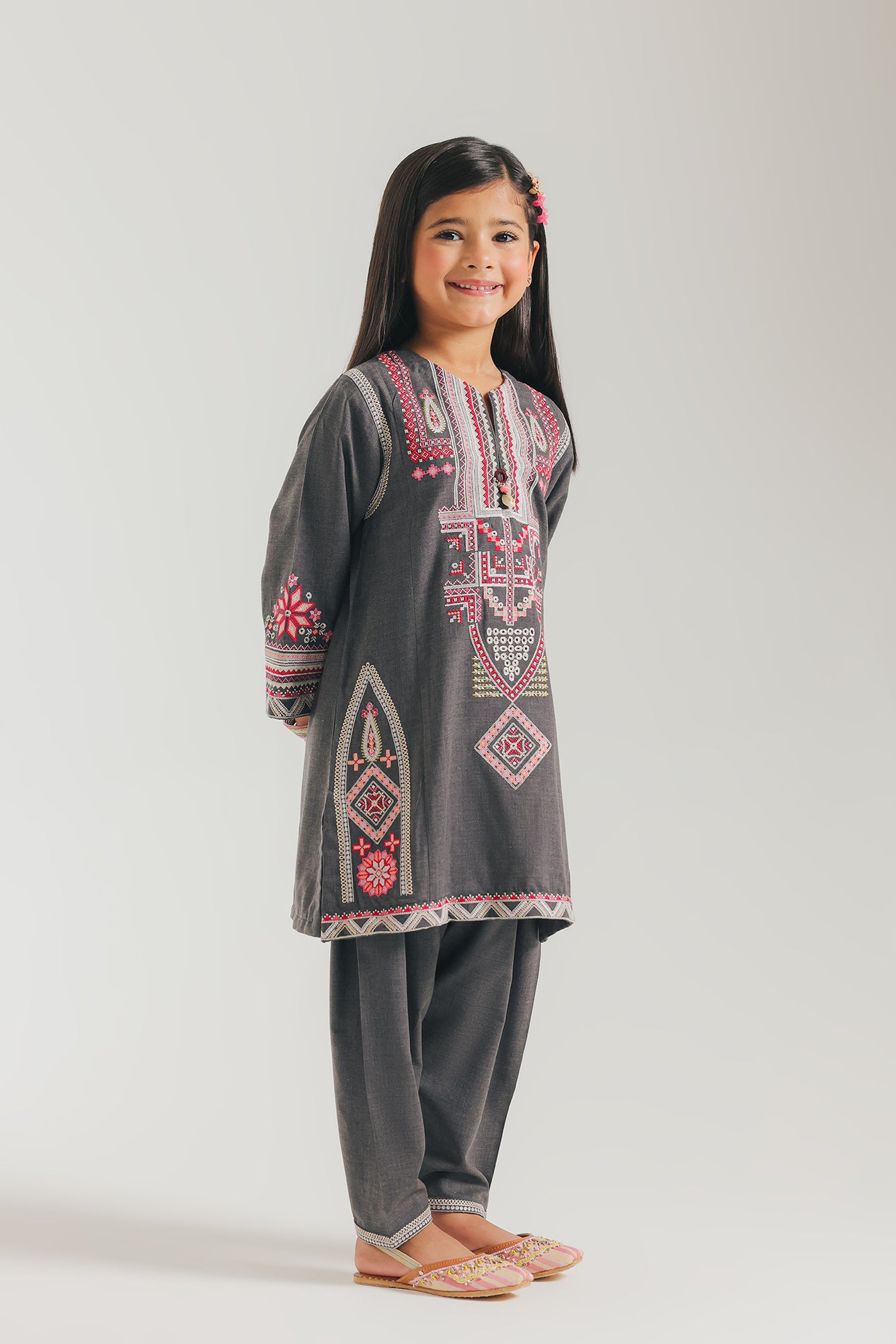 EMBROIDERED SUIT (E1341/402/907)