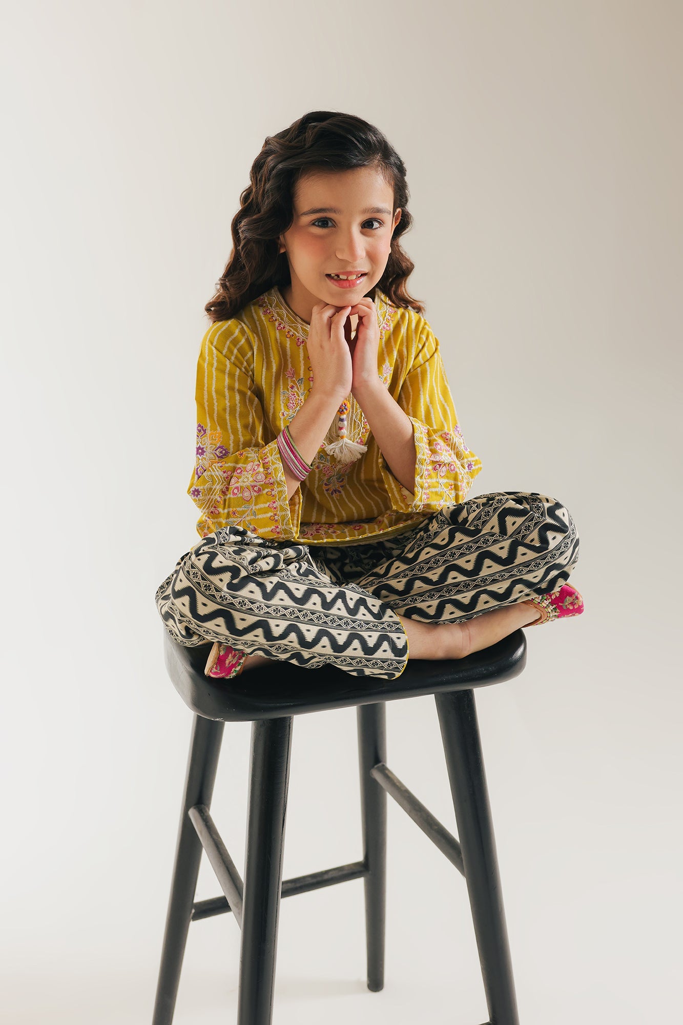 EMBROIDERED SUIT (E1347/402/109)