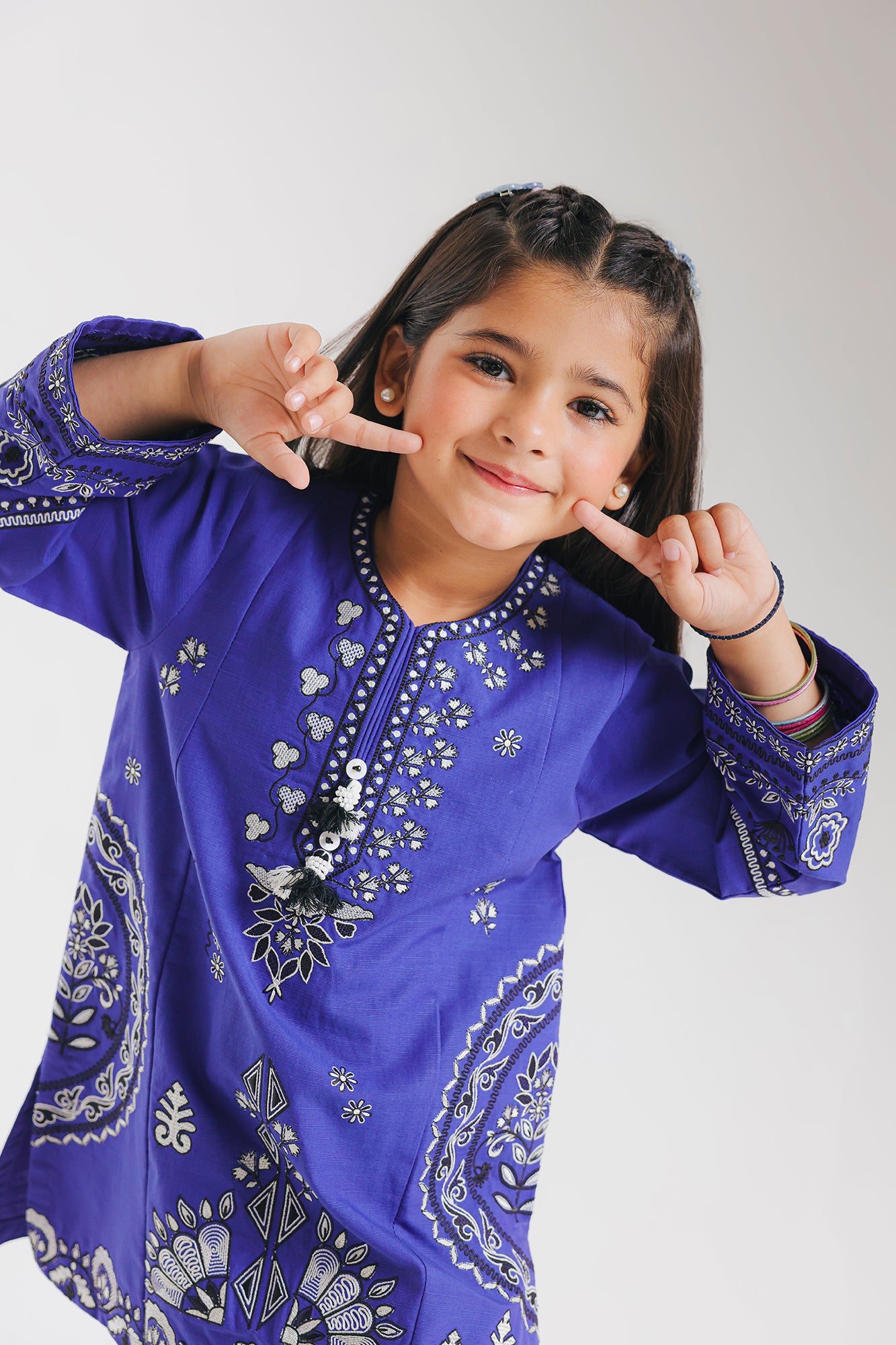 EMBROIDERED SUIT (E1348/402/619)