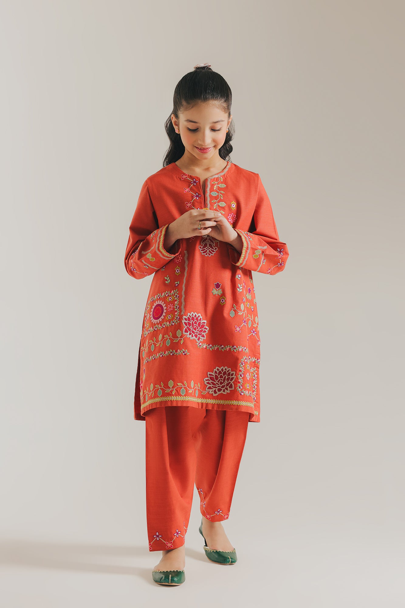 EMBROIDERED SUIT (E1356/402/204)