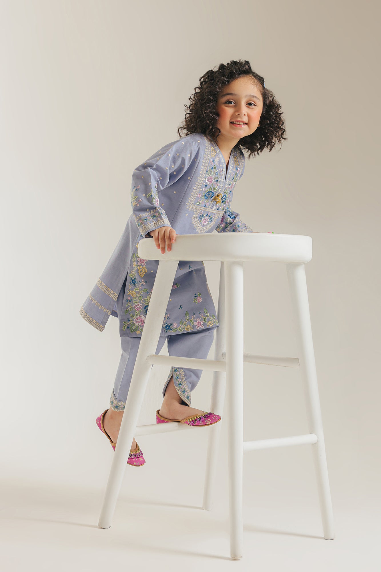 EMBROIDERED SUIT (E1361/402/511)