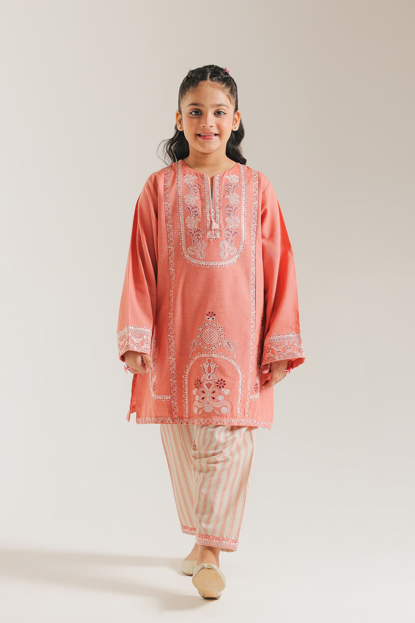 EMBROIDERED SUIT (E1368/402/326)