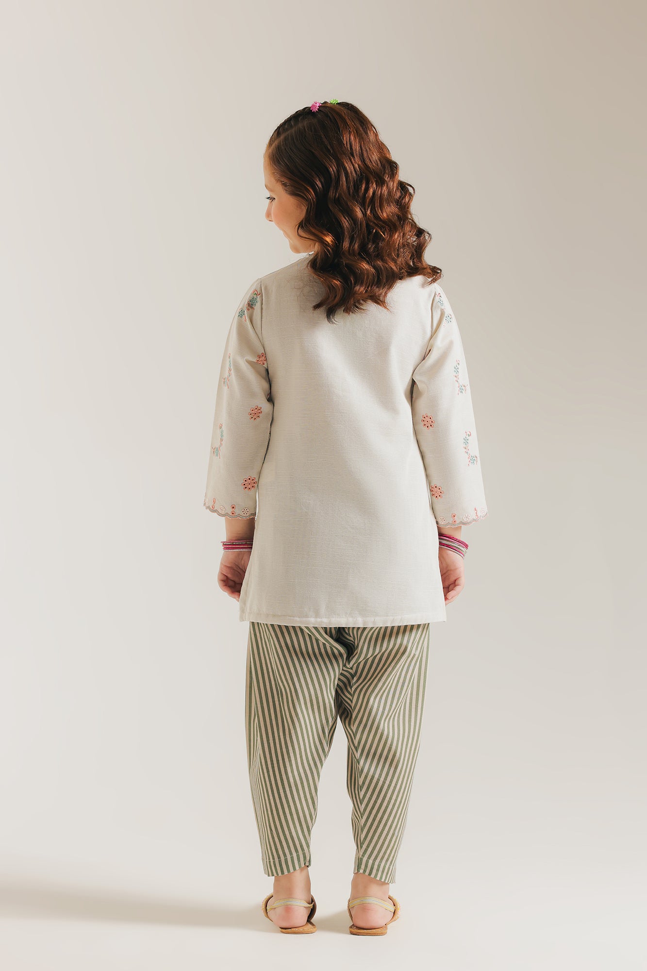 EMBROIDERED SUIT (E1372/402/005)