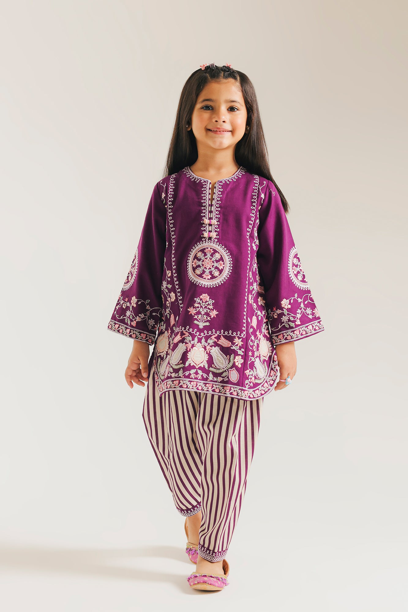 EMBROIDERED SUIT (E1375/402/518)