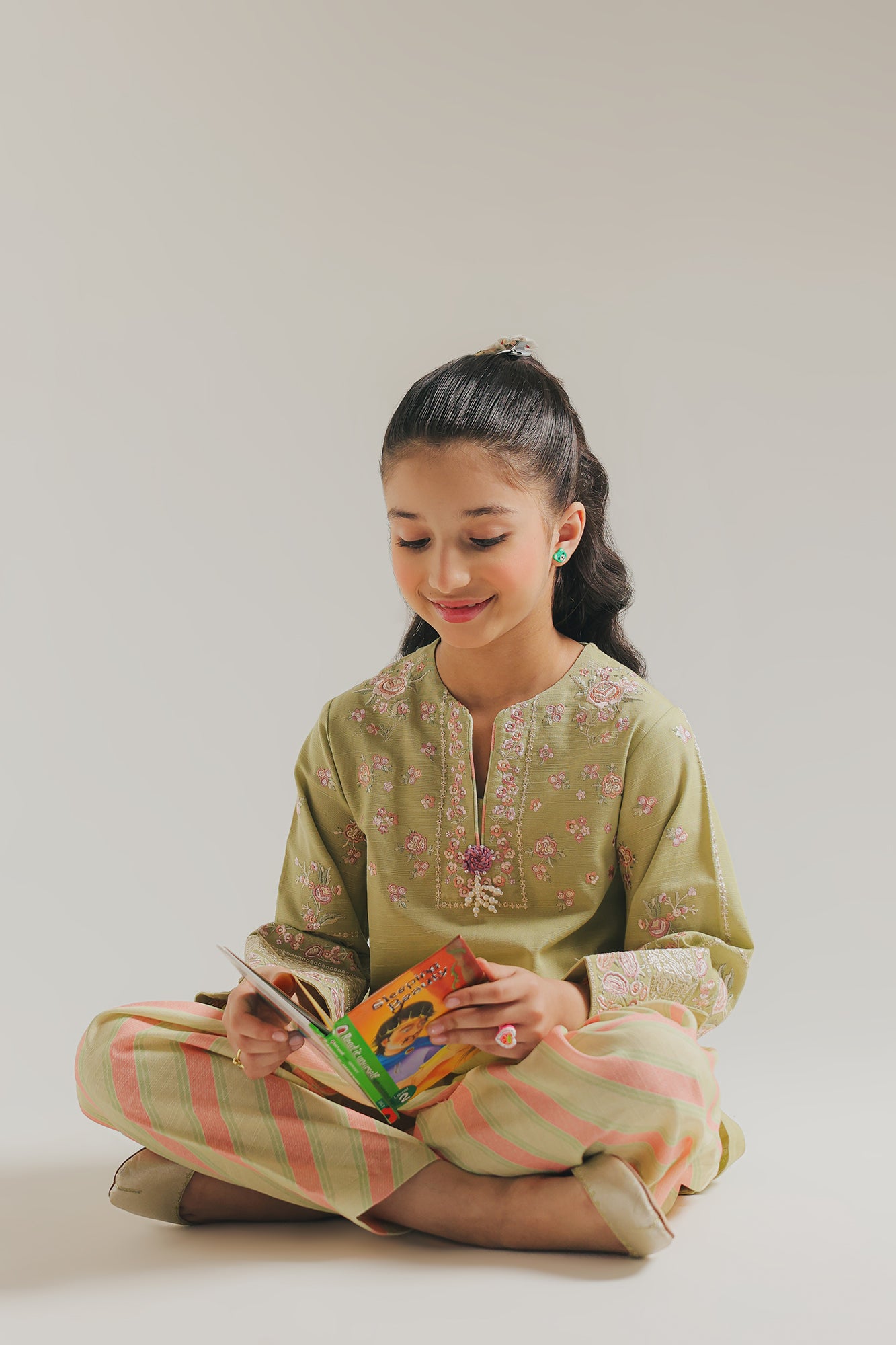 EMBROIDERED SUIT (E1376/402/127)