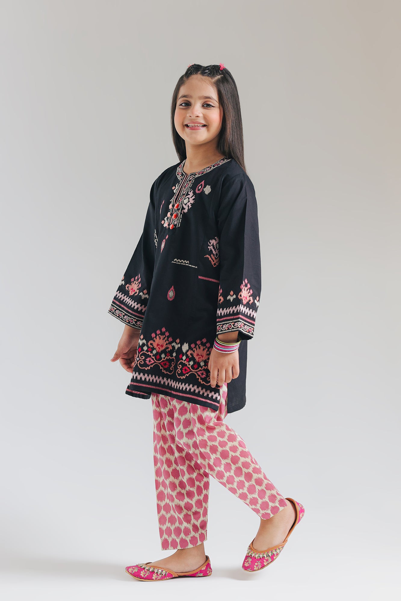 EMBROIDERED SUIT (E1504/402/902 E1504/302/902)