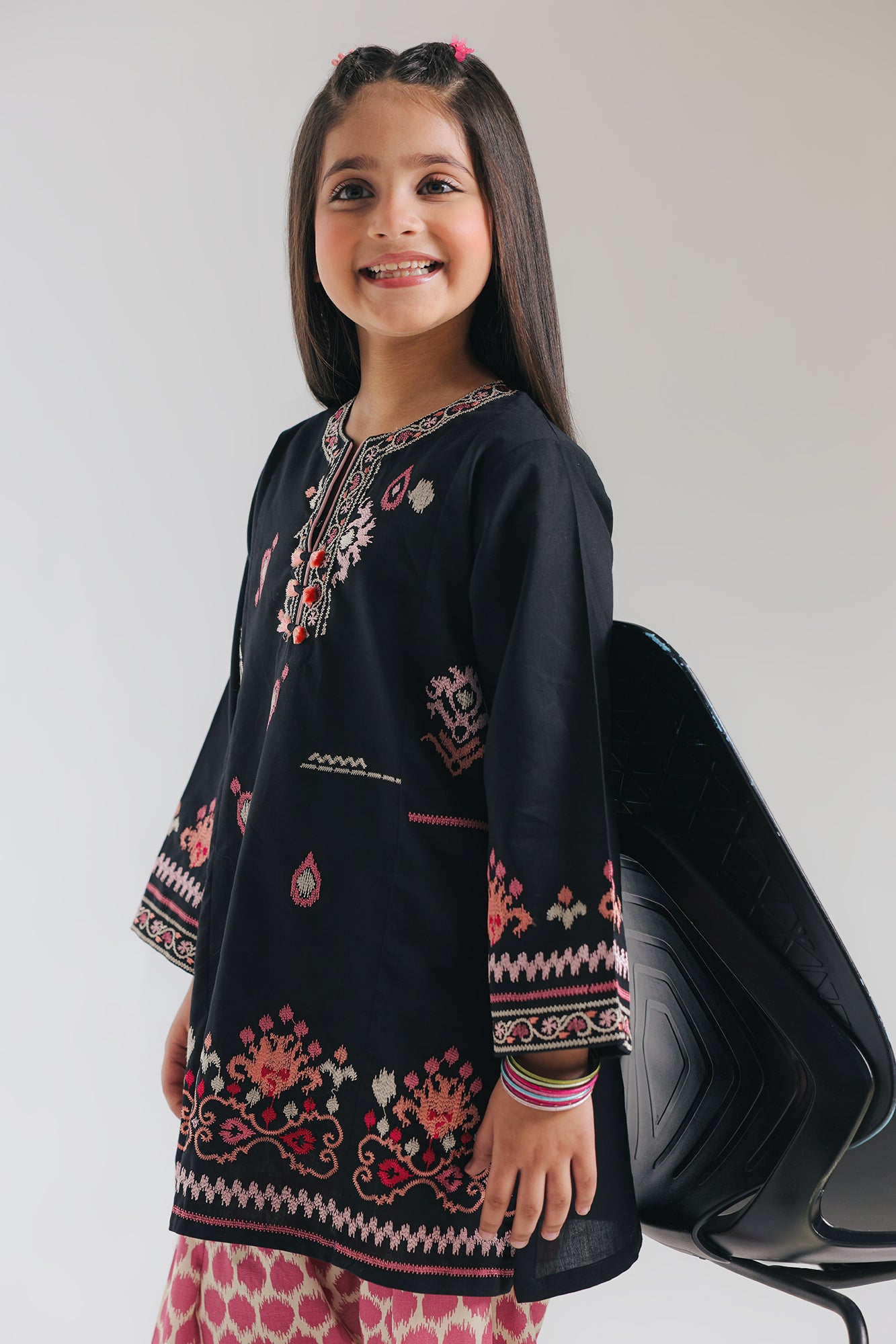 EMBROIDERED SUIT (E1504/402/902 E1504/302/902)