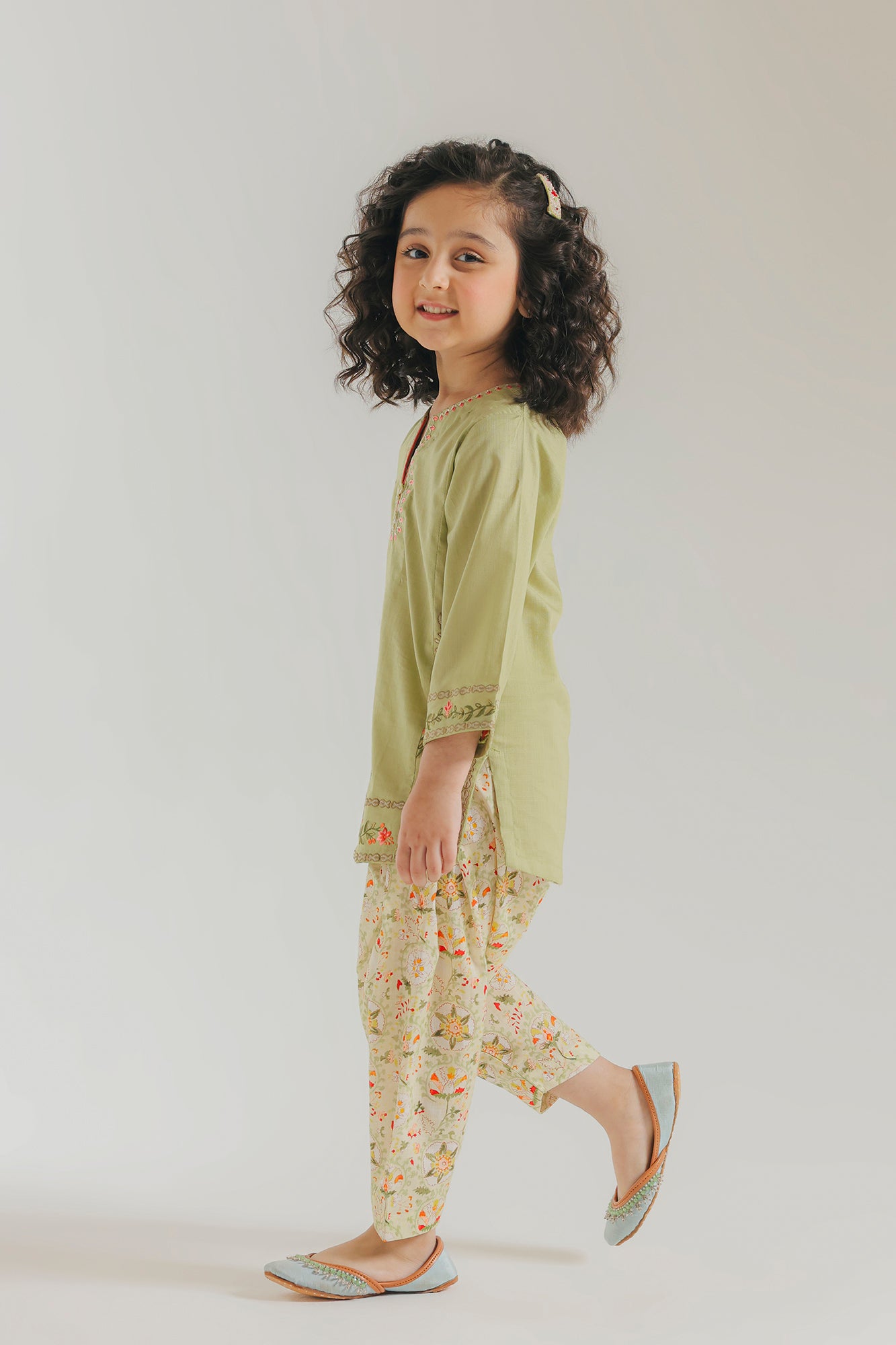 EMBROIDERED SUIT (E1510/402/130 E1510/302/130)