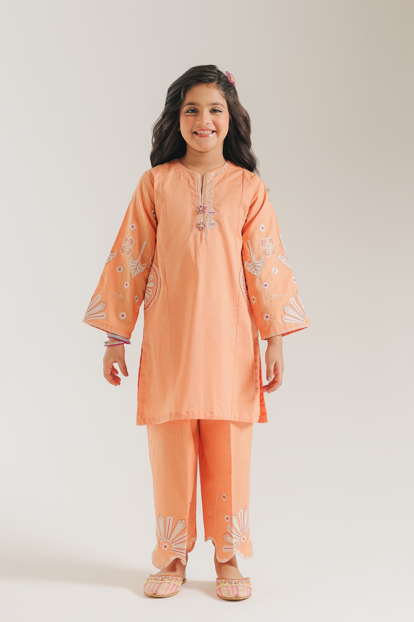 EMBROIDERED SUIT (E1511/402/215 E1511/302/215)