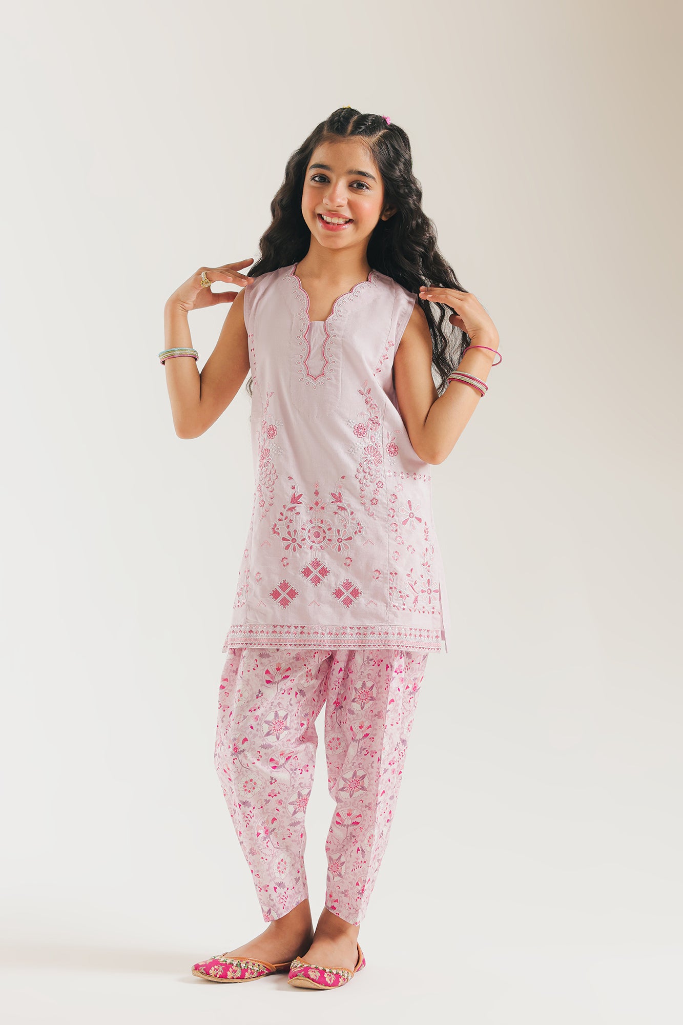 EMBROIDERED SUIT (E1523/402/427 E1523/302/427)