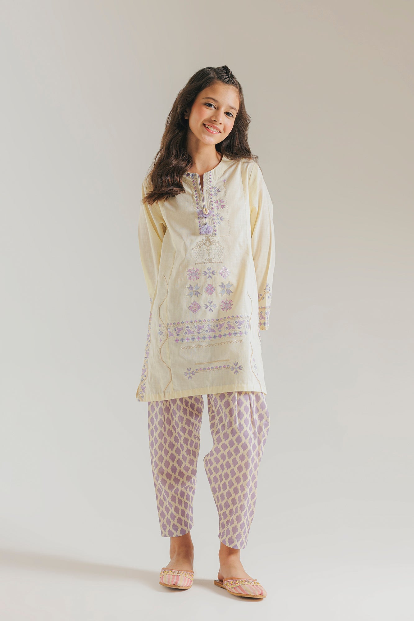 EMBROIDERED SUIT (E1529/402/003 E1529/302/003)