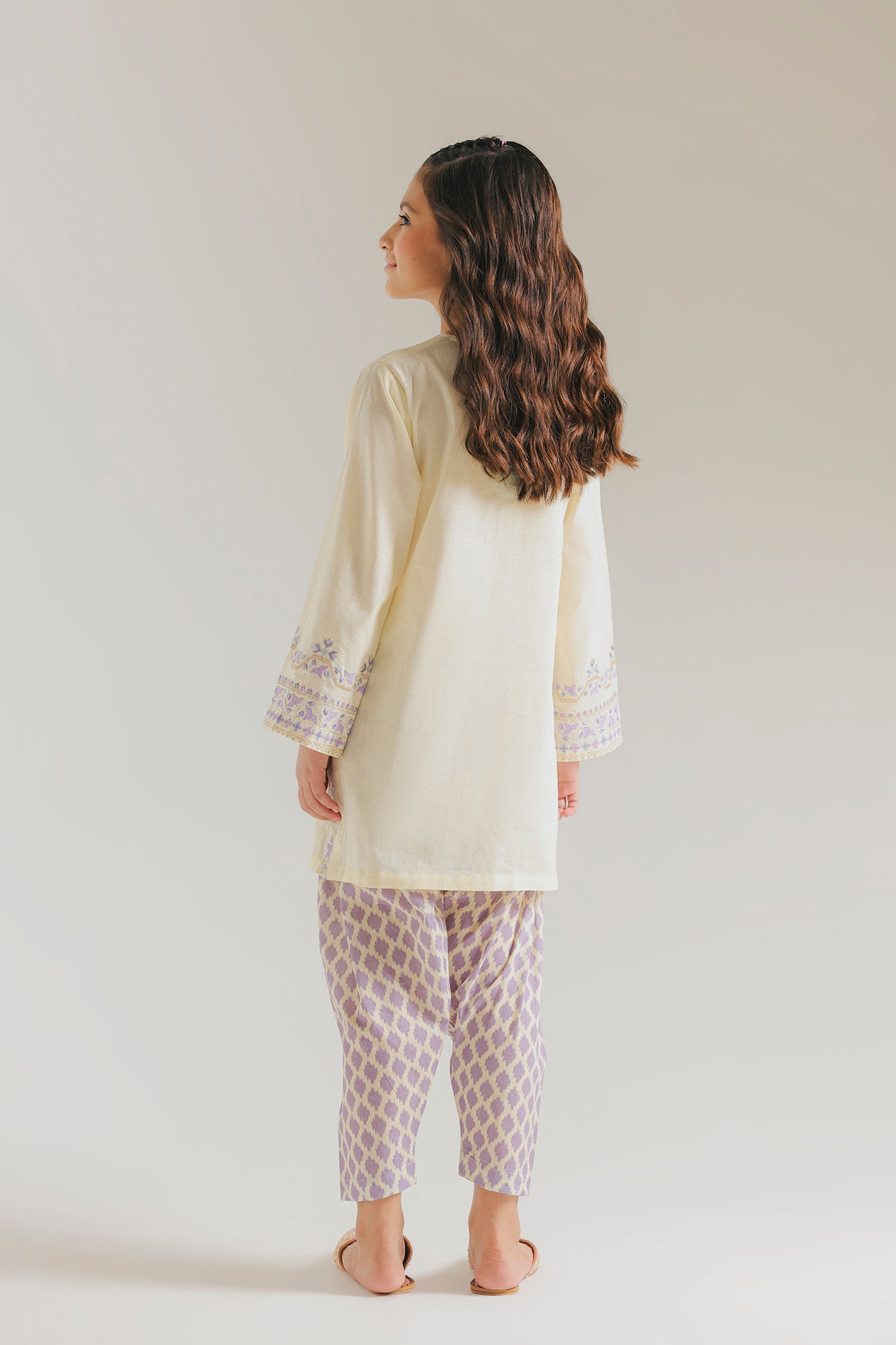 EMBROIDERED SUIT (E1529/402/003 E1529/302/003)