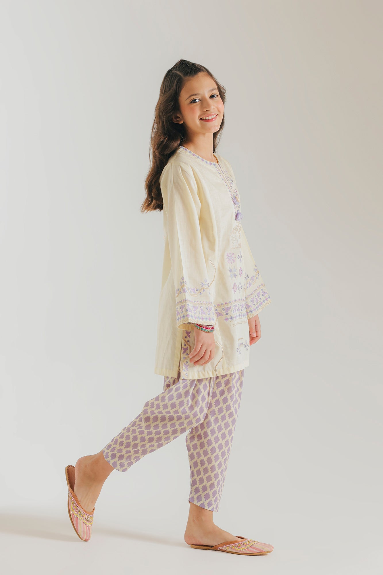 EMBROIDERED SUIT (E1529/402/003 E1529/302/003)