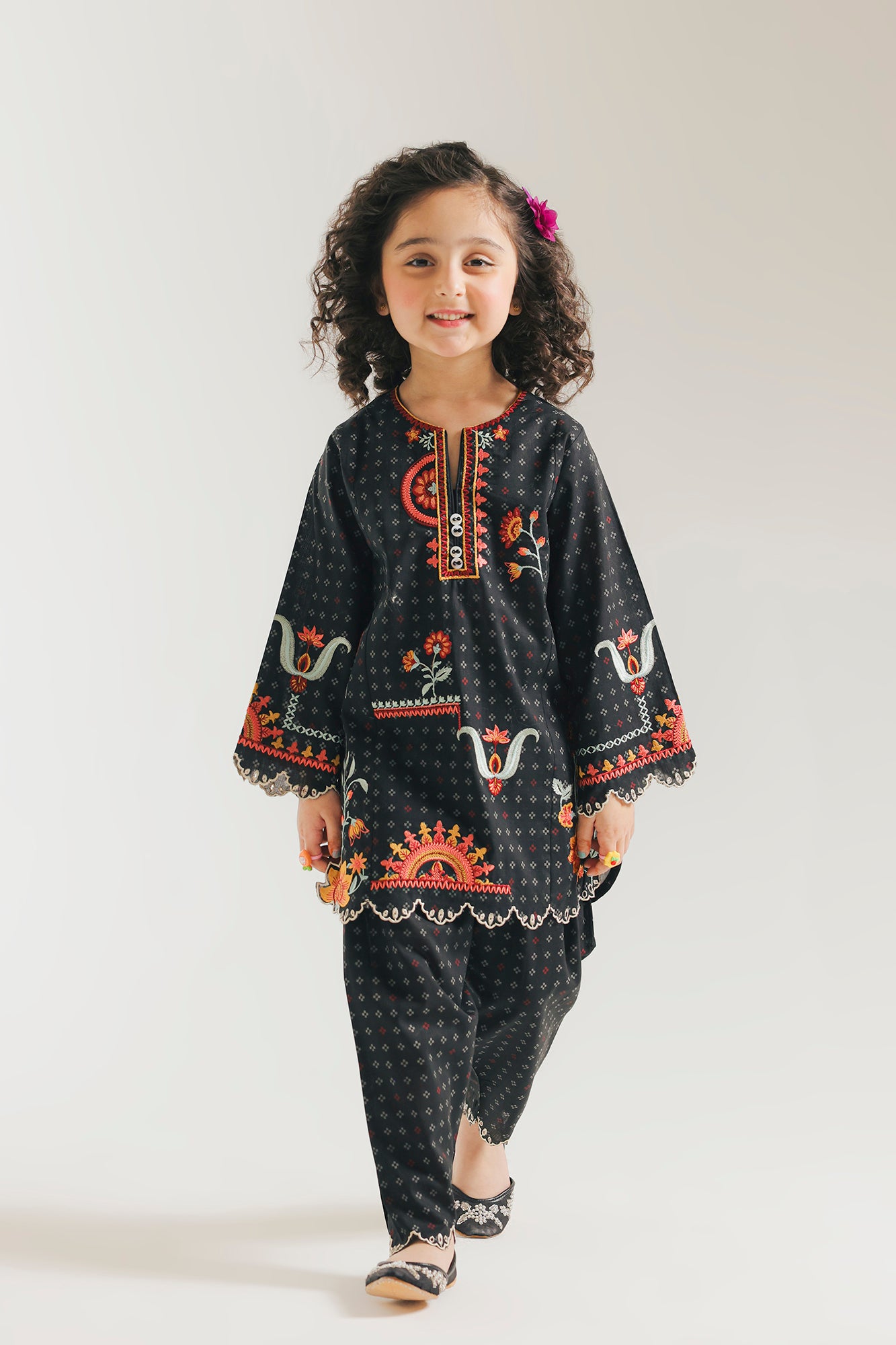 EMBROIDERED SUIT (E1533/402/902 E1533/302/902)