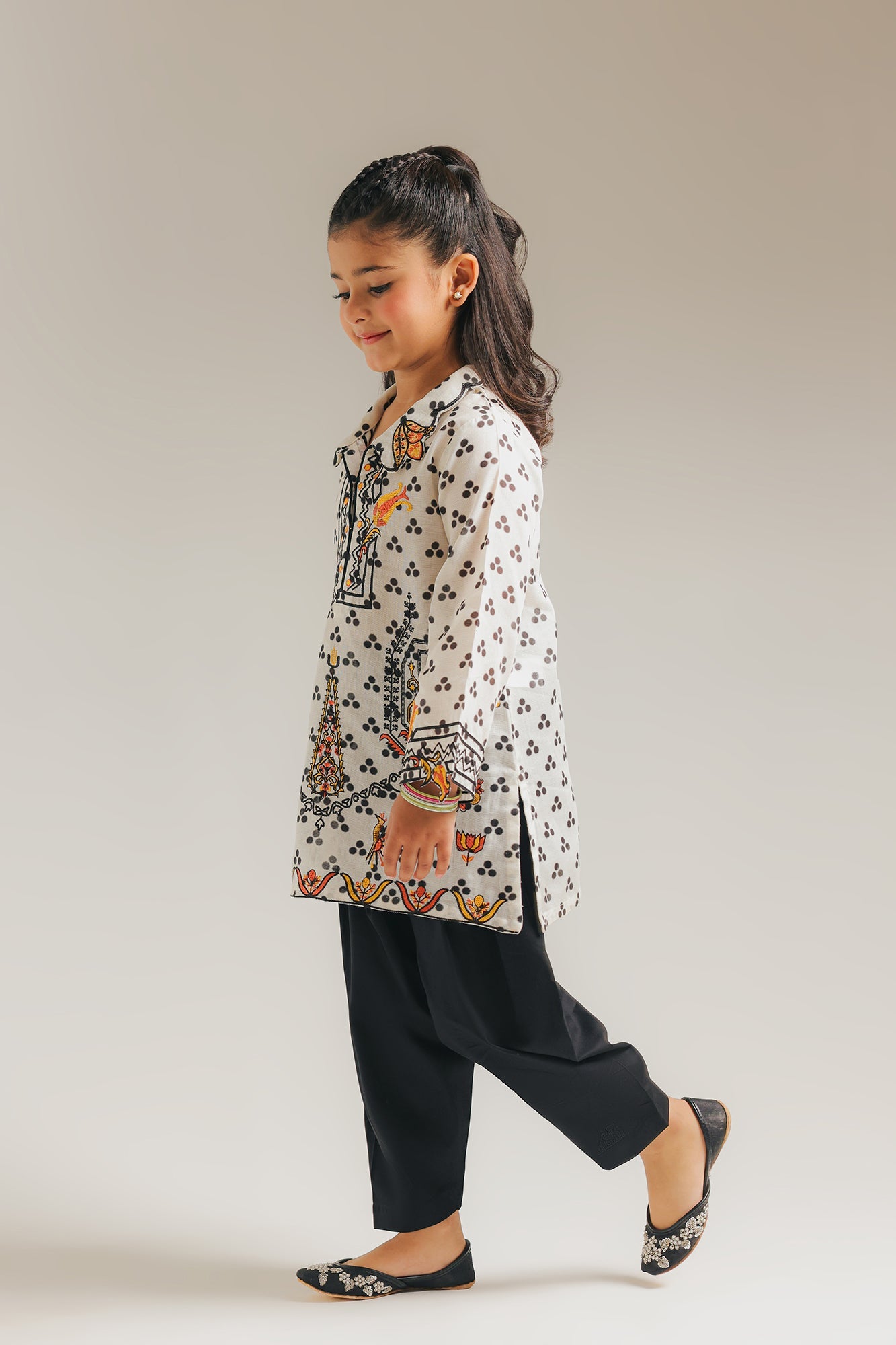 EMBROIDERED SUIT (E1537/402/002 E1537/302/002)