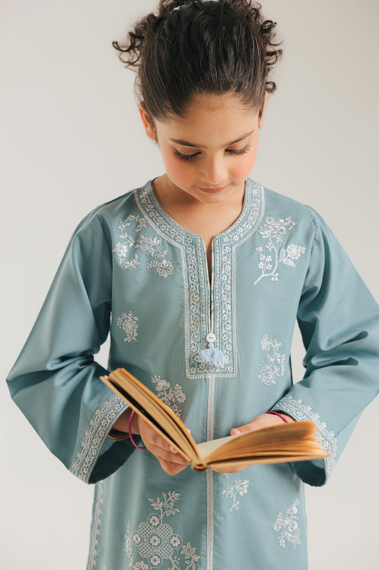 EMBROIDERED SUIT (E1546/402/719 E1546/302/719)