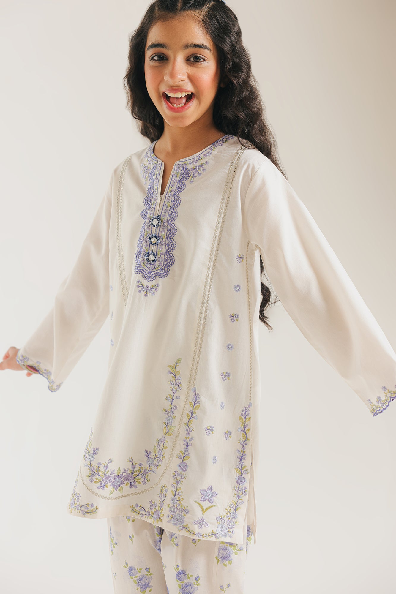 EMBROIDERED SUIT (E1550/402/004 E1550/302/004)