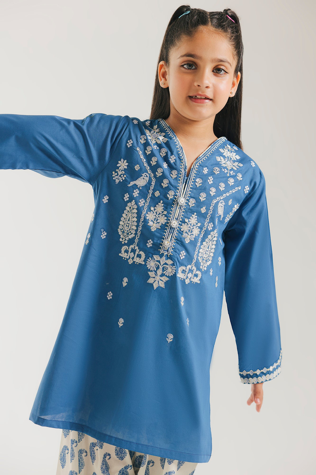 EMBROIDERED SUIT (E1552/402/606 E1552/302/606)