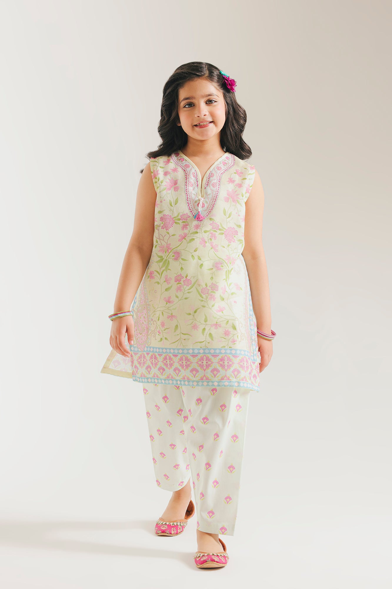 EMBROIDERED SUIT (E1556/402/115 E1556/302/115)