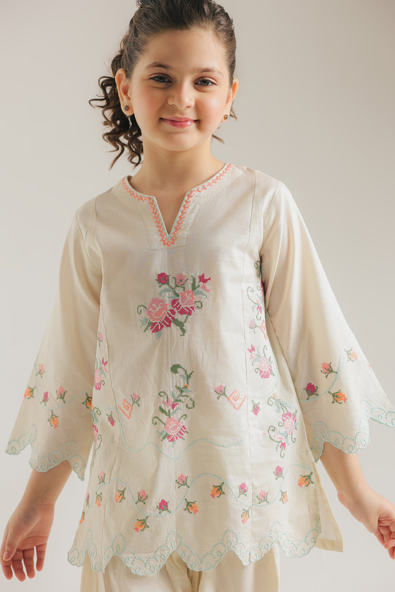 EMBROIDERED SUIT (E1563/402/004 E1563/302/004)