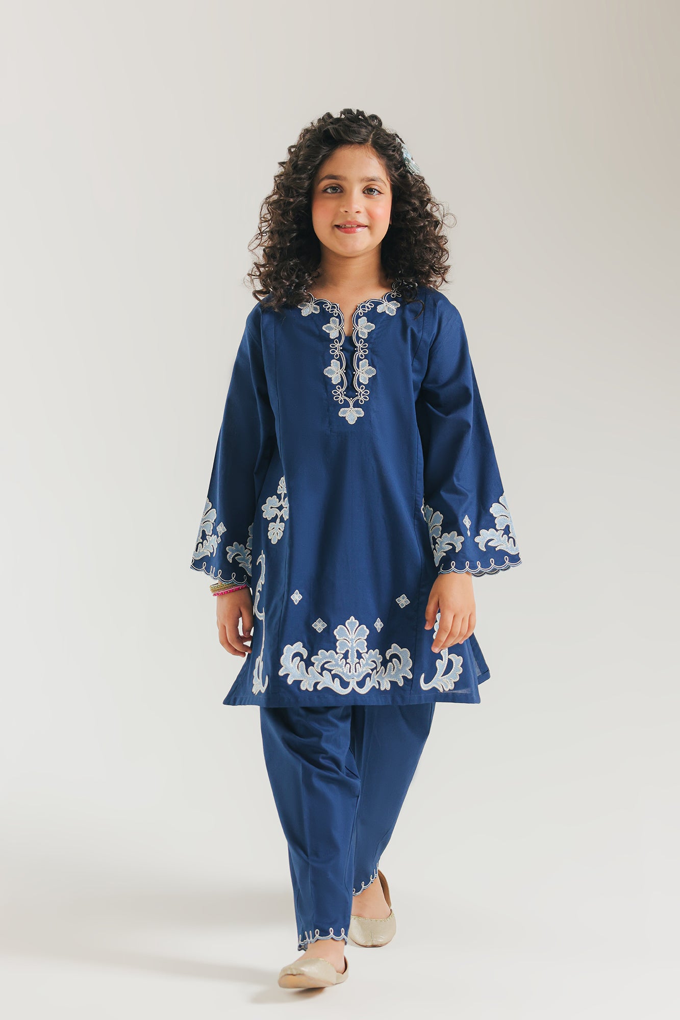 EMBROIDERED SUIT (E1569/402/627 E1569/302/627)