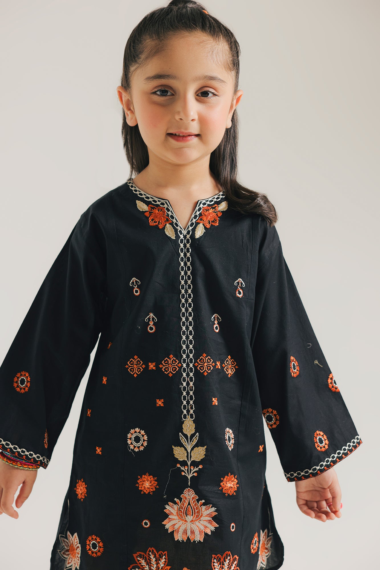 EMBROIDERED SUIT (E1571/402/902 E1571/302/902)