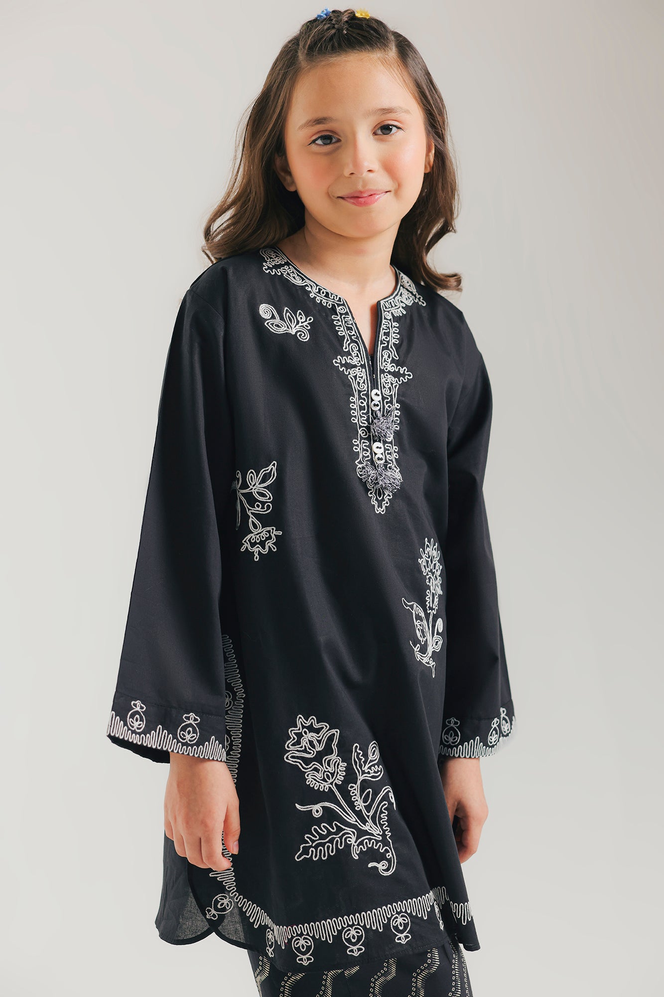 EMBROIDERED SUIT (E1581/402/902 E1581/302/902)
