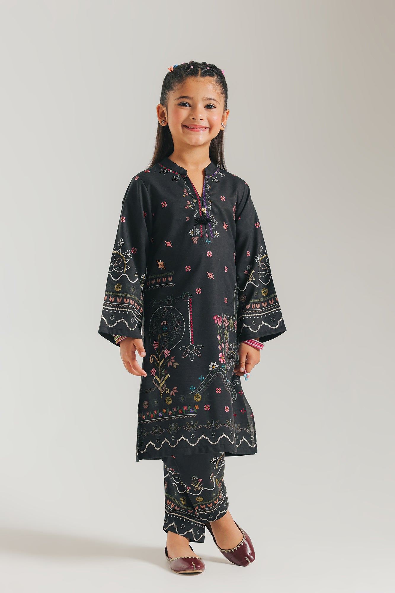 EMBROIDERED SUIT (E1664/402/901)