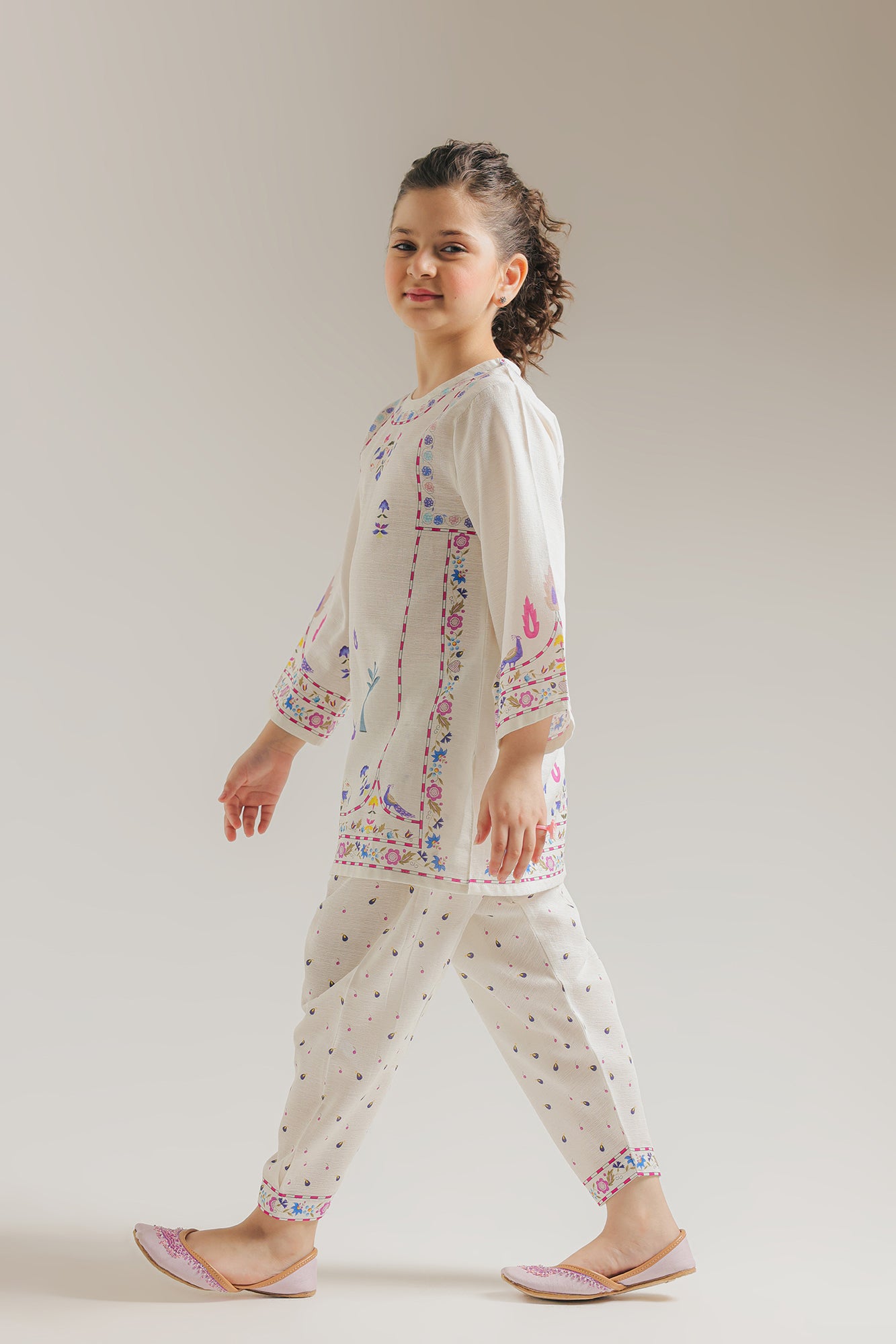 EMBROIDERED SUIT (E1673/402/001 E1673/302/001)