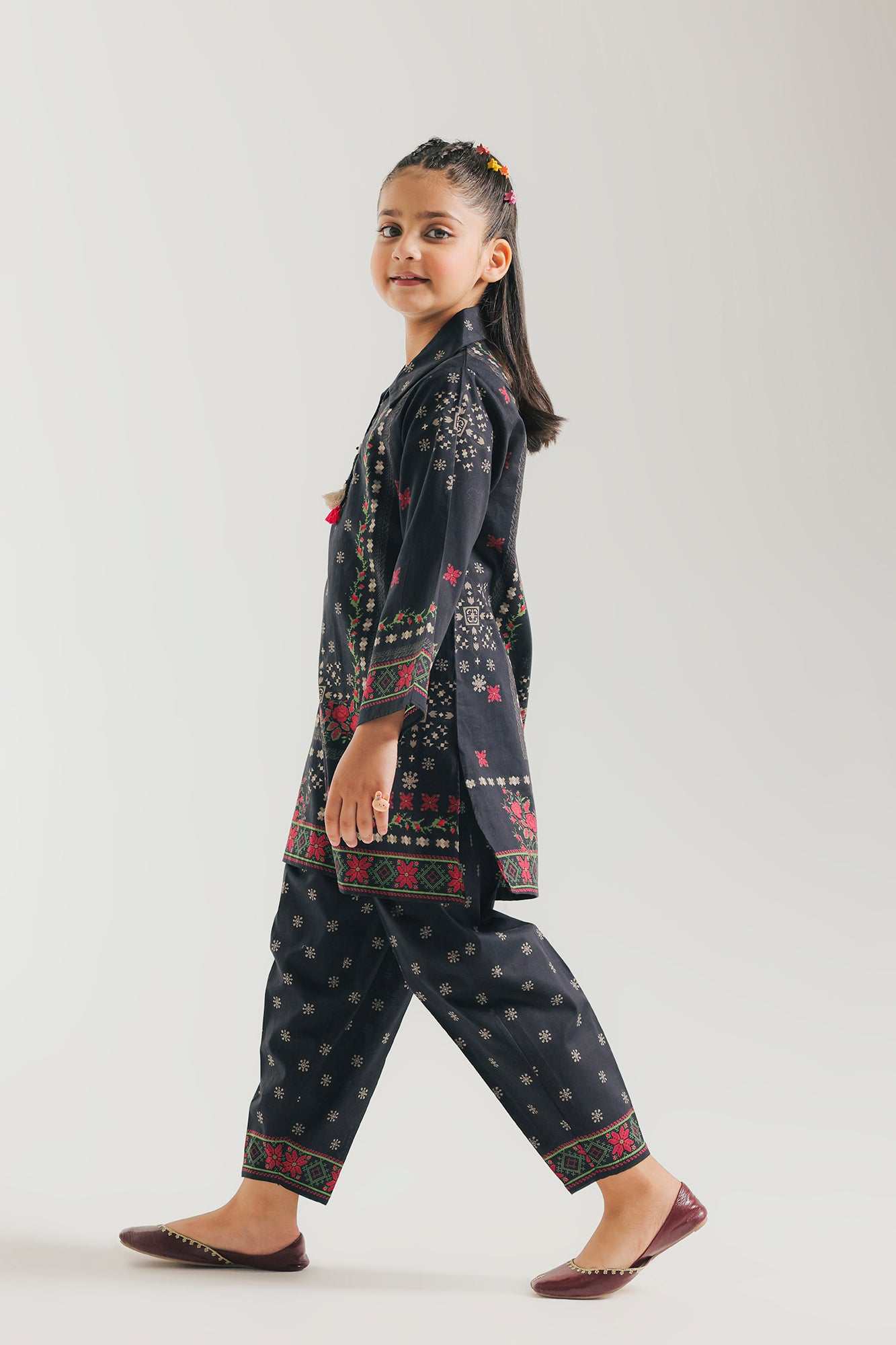 EMBROIDERED SUIT (E1695/402/902 E1695/302/902)