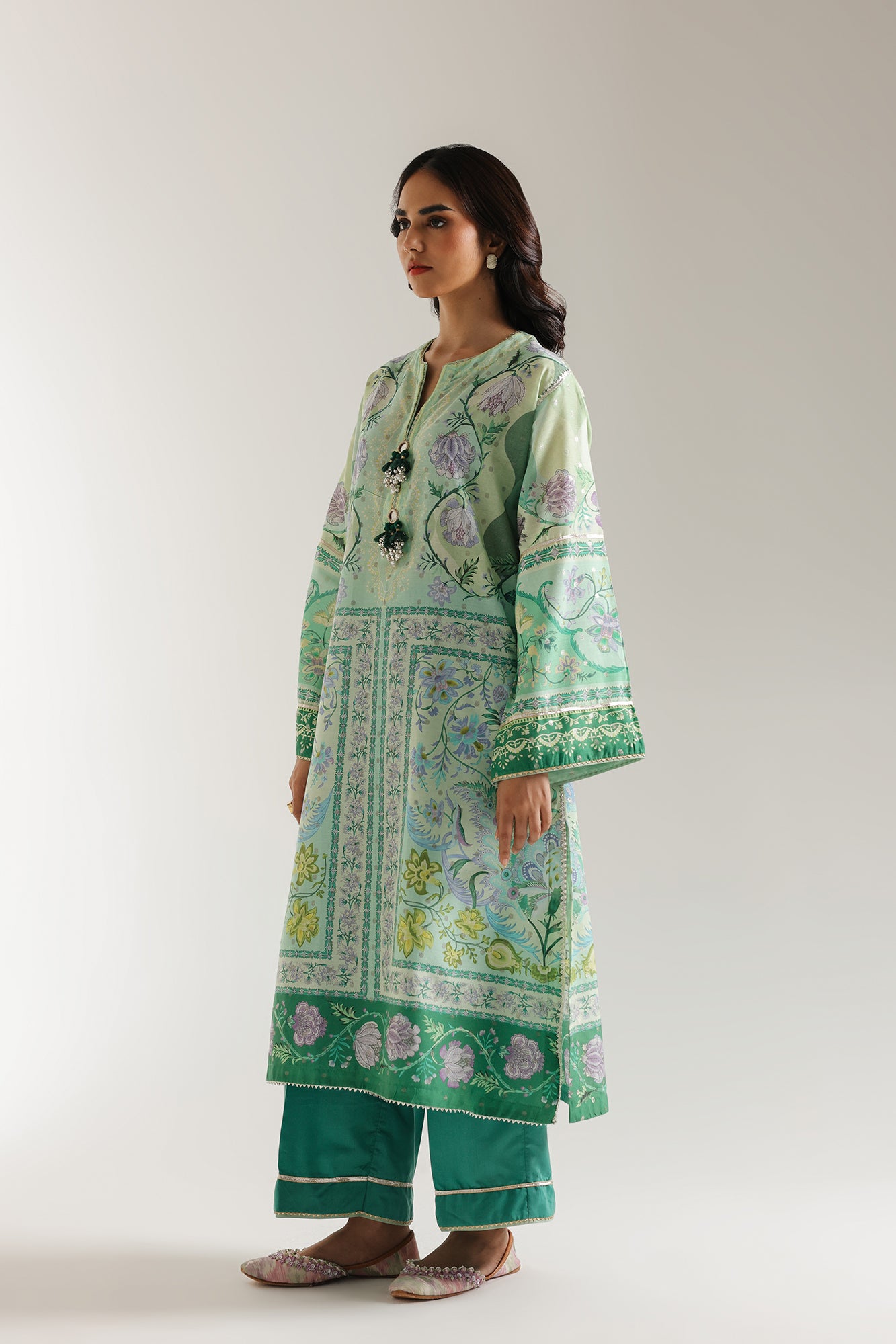 EMBROIDERED SUIT (E103/130/3070)