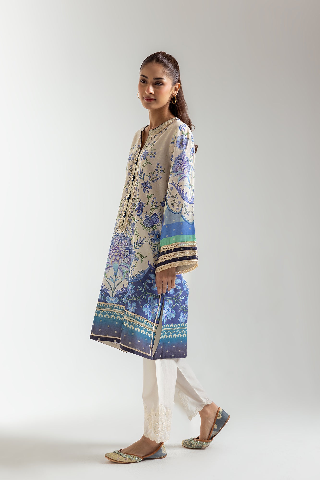 EMBROIDERED SUIT (E103/006/3071)