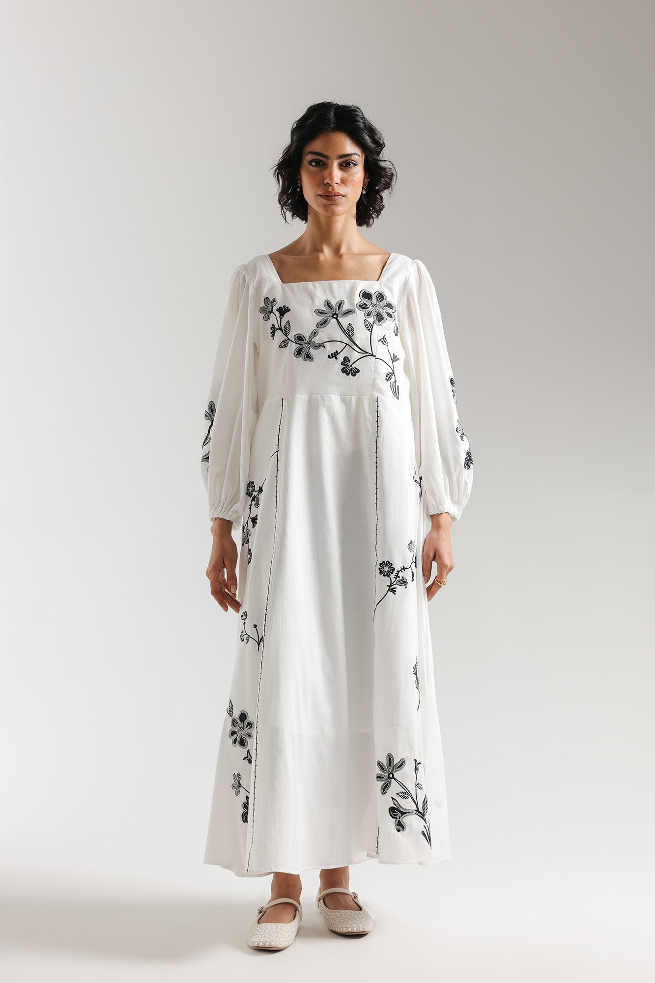 DRESS (E3071/108/001)