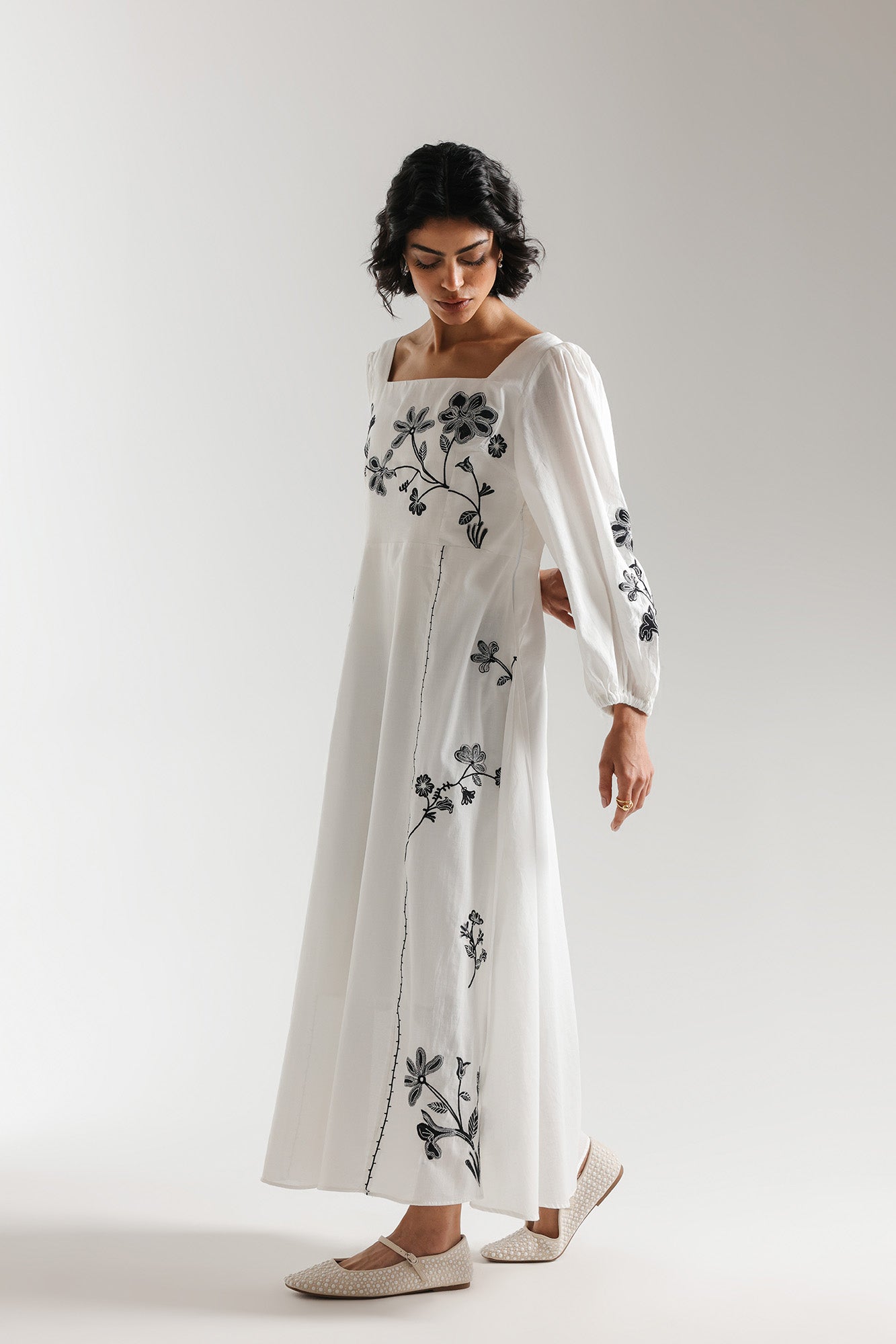 DRESS (E3071/108/001)