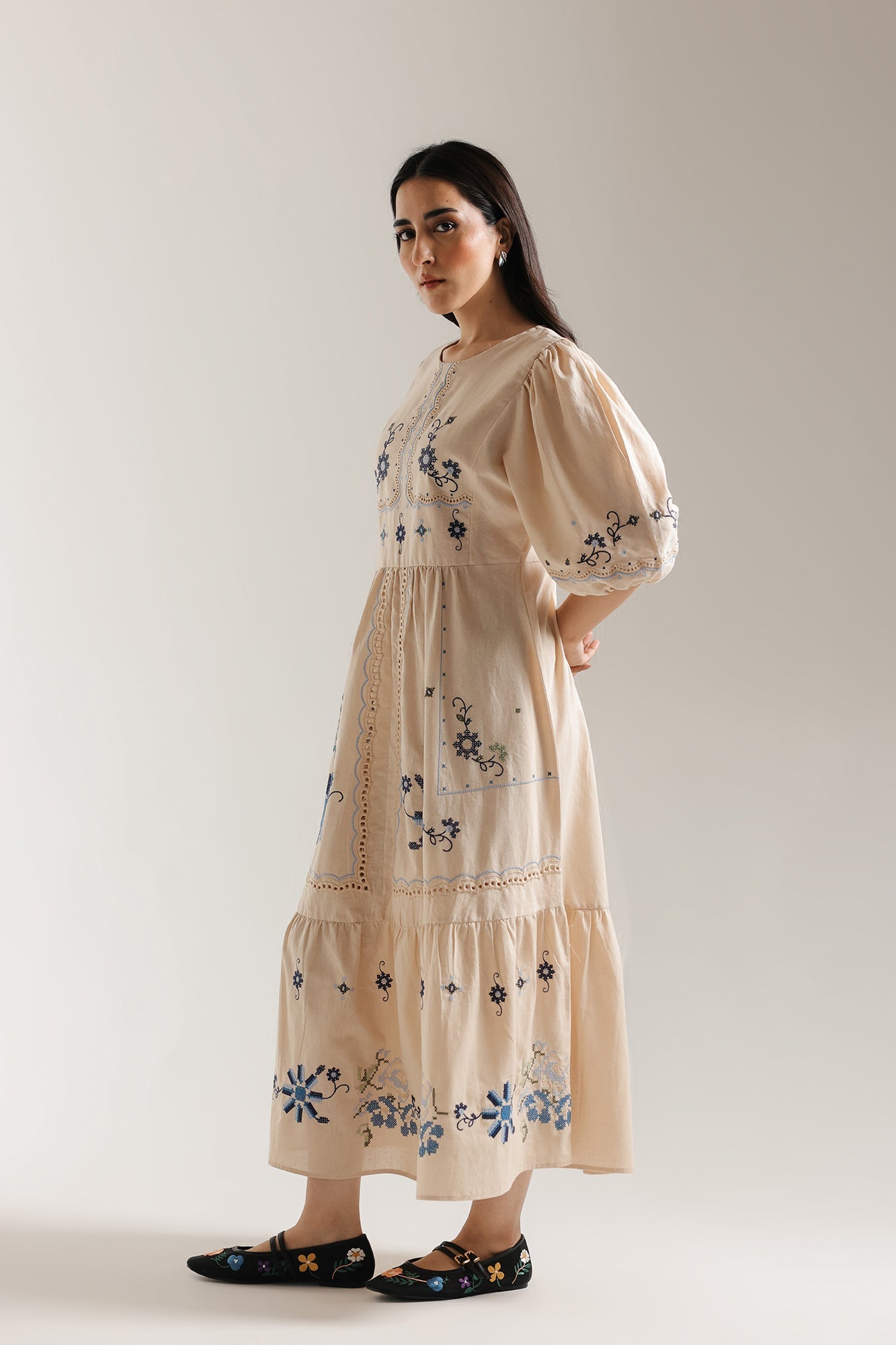 DRESS (E3074/108/004)