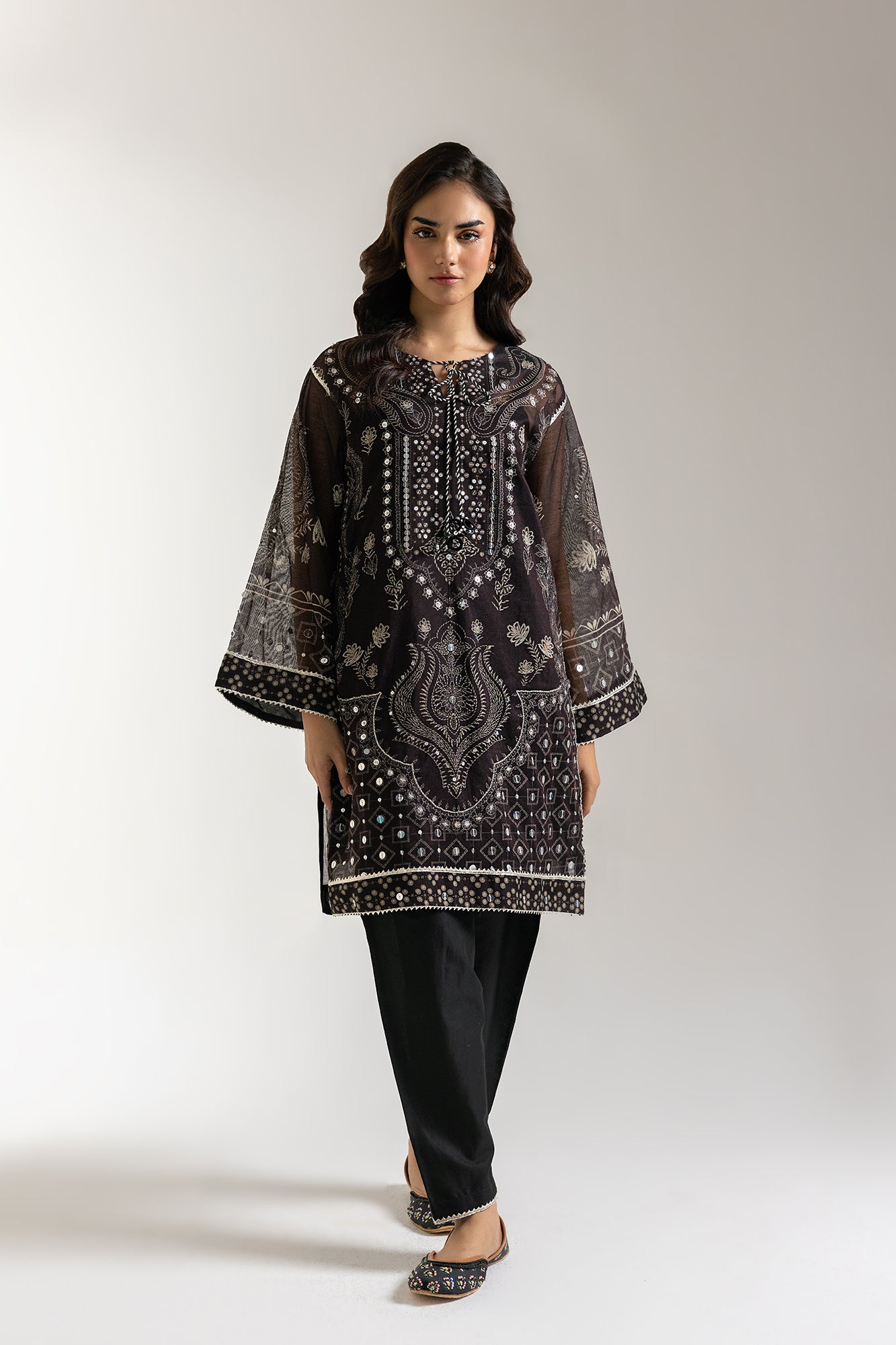 EMBROIDERED SUIT (E3075/103/901)
